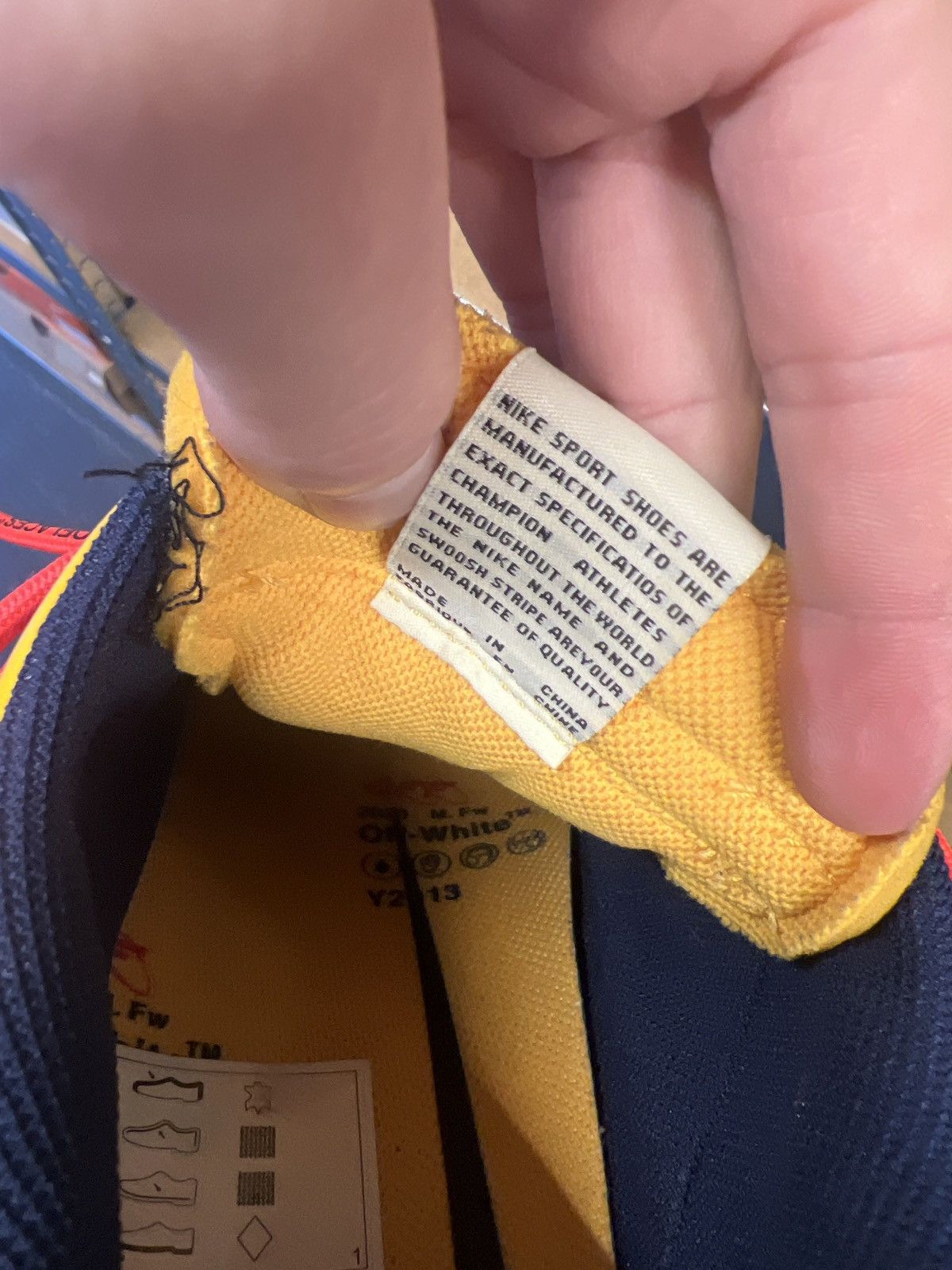 Nike × Off-White Nike Dunk Low Off-White University Gold EU 44,5 Size US 10.5 / EU 43-44 - 10 Thumbnail
