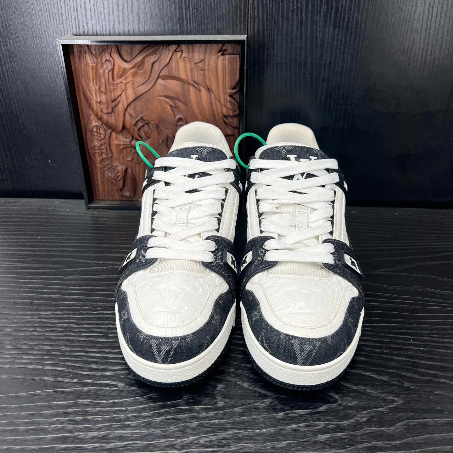 Louis Vuitton LV Trainer 9.5/43.5 Black White Denim Mint Size US 10.5 / EU 43-44 - 6 Thumbnail