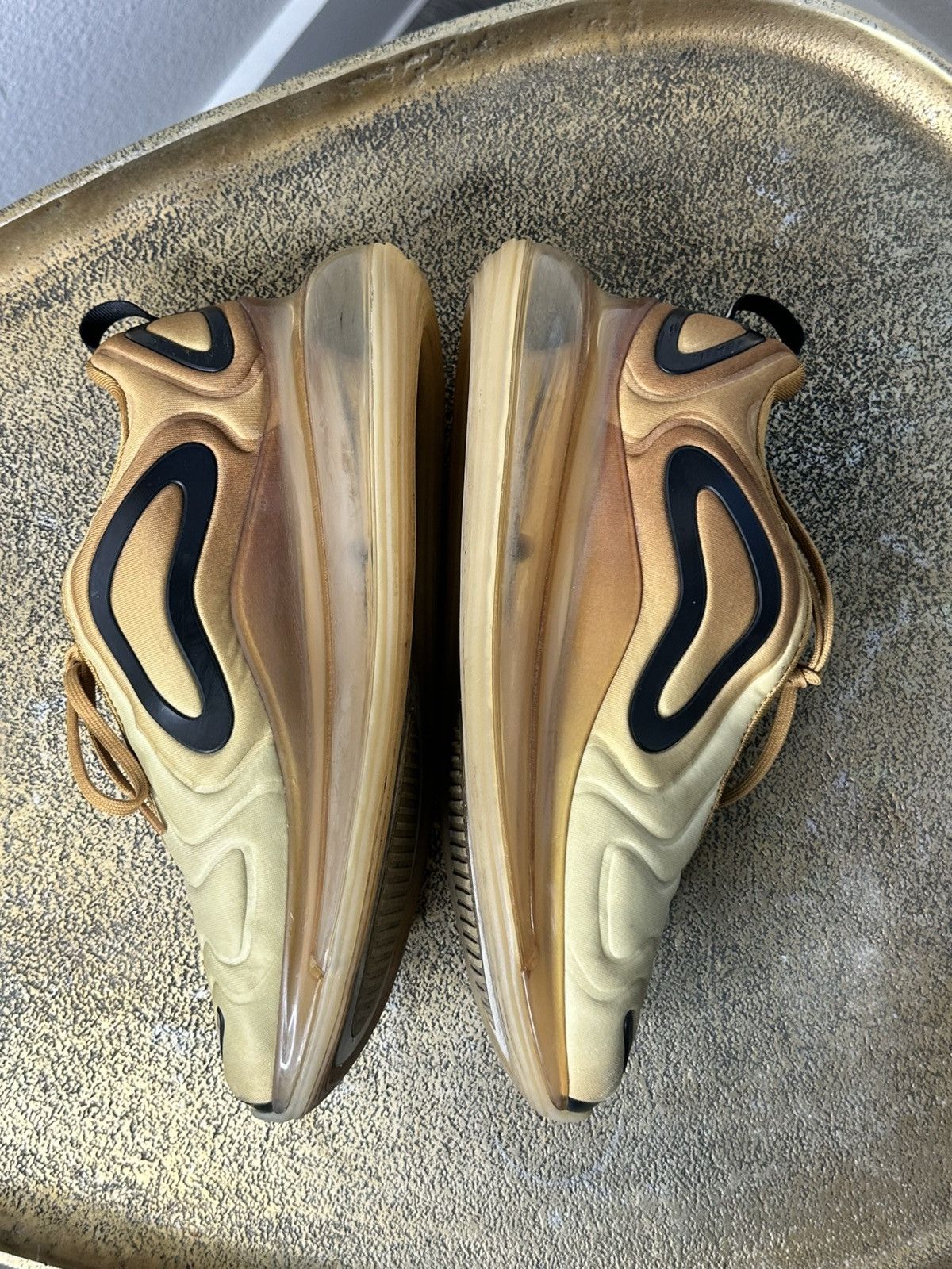 Nike Nike Air Max 720 Size US 9 / EU 42 - 4 Thumbnail