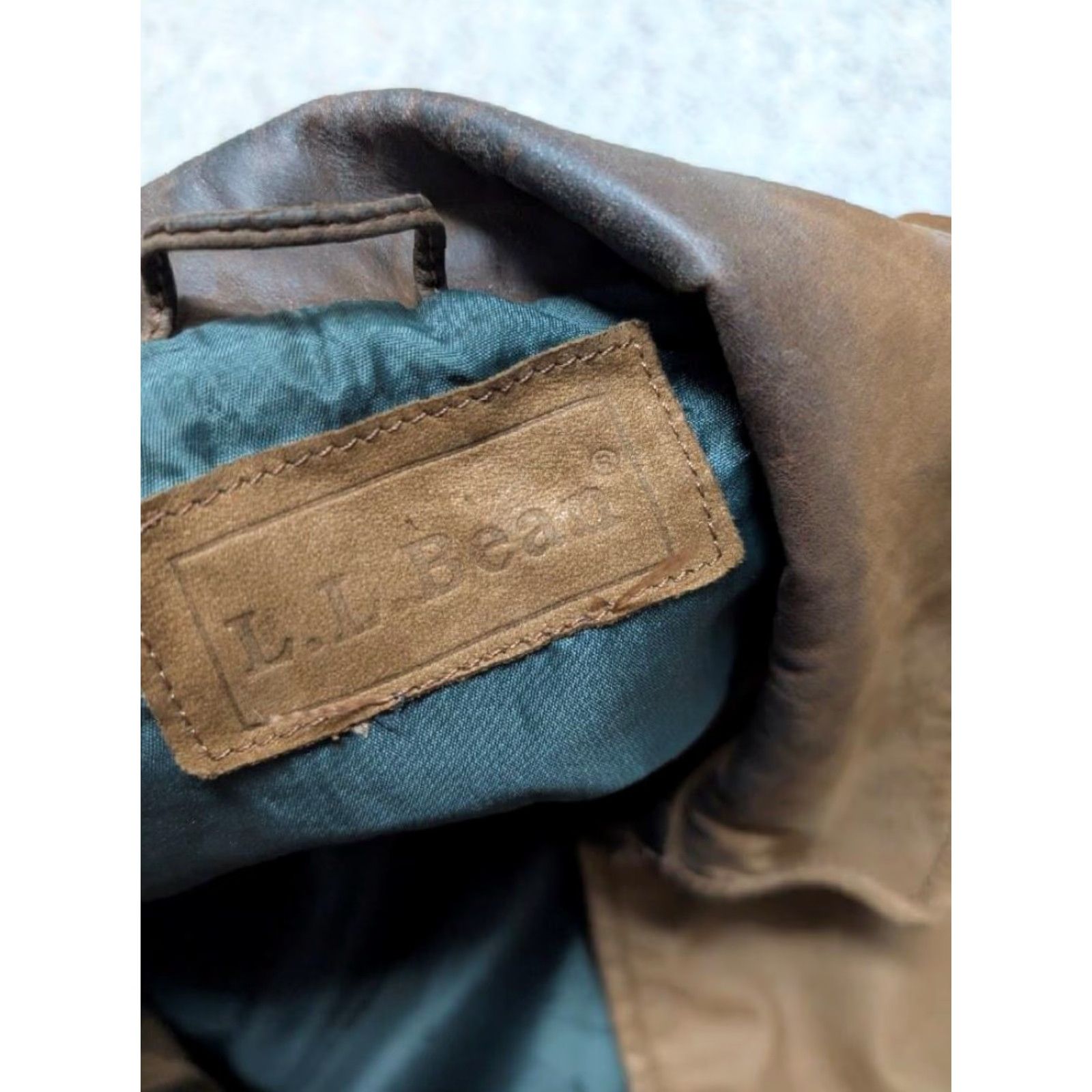 Vintage VINTAGE L.L. Bean Bomber Jacket Leather 2XL Brown Mens Leather Jacket Patina 1980s 1990s Size US XXL / EU 58 / 5 - 3 Thumbnail