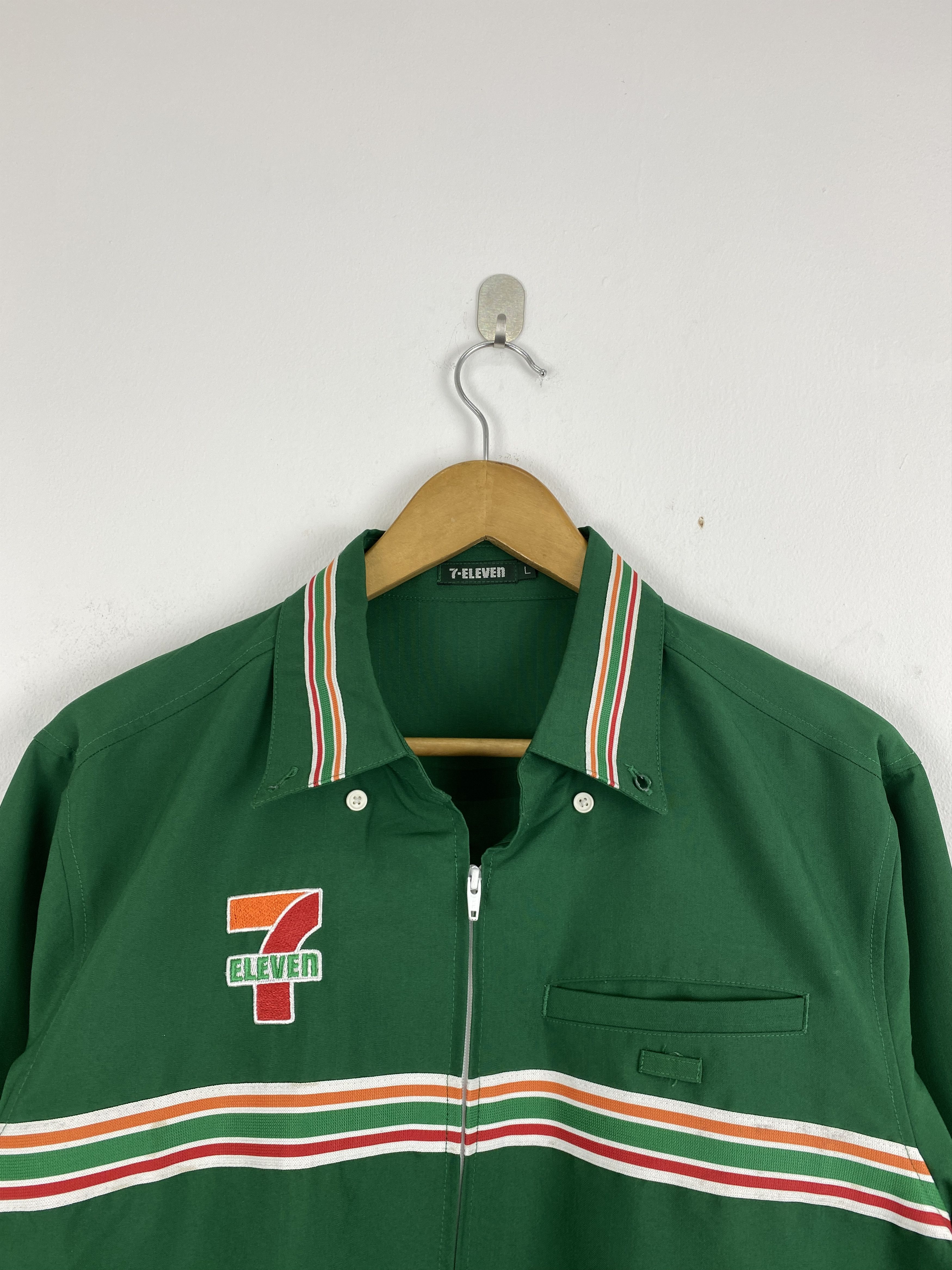 Japanese Brand Vintage 7Eleven Green Uniform Long Sleeve Jacket J2021 Size US L / EU 52-54 / 3 - 2 Thumbnail