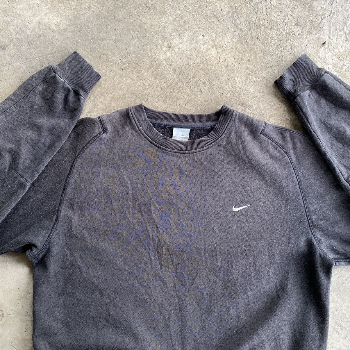 Nike NIKE Swoosh Essential Crewneck Sweatshirt Size US L / EU 52-54 / 3 - 6 Thumbnail