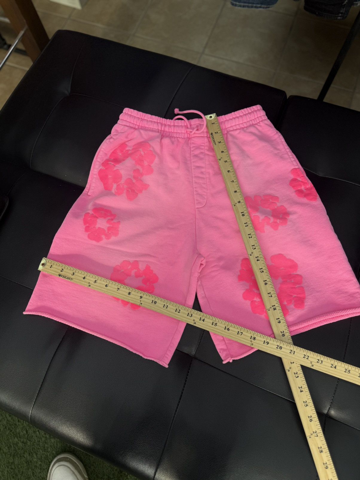 DENIM TEARS Denim Tears 2025 Cotton Wreath Shorts Pink Size XS Size US 28 / EU 44 - 6 Thumbnail