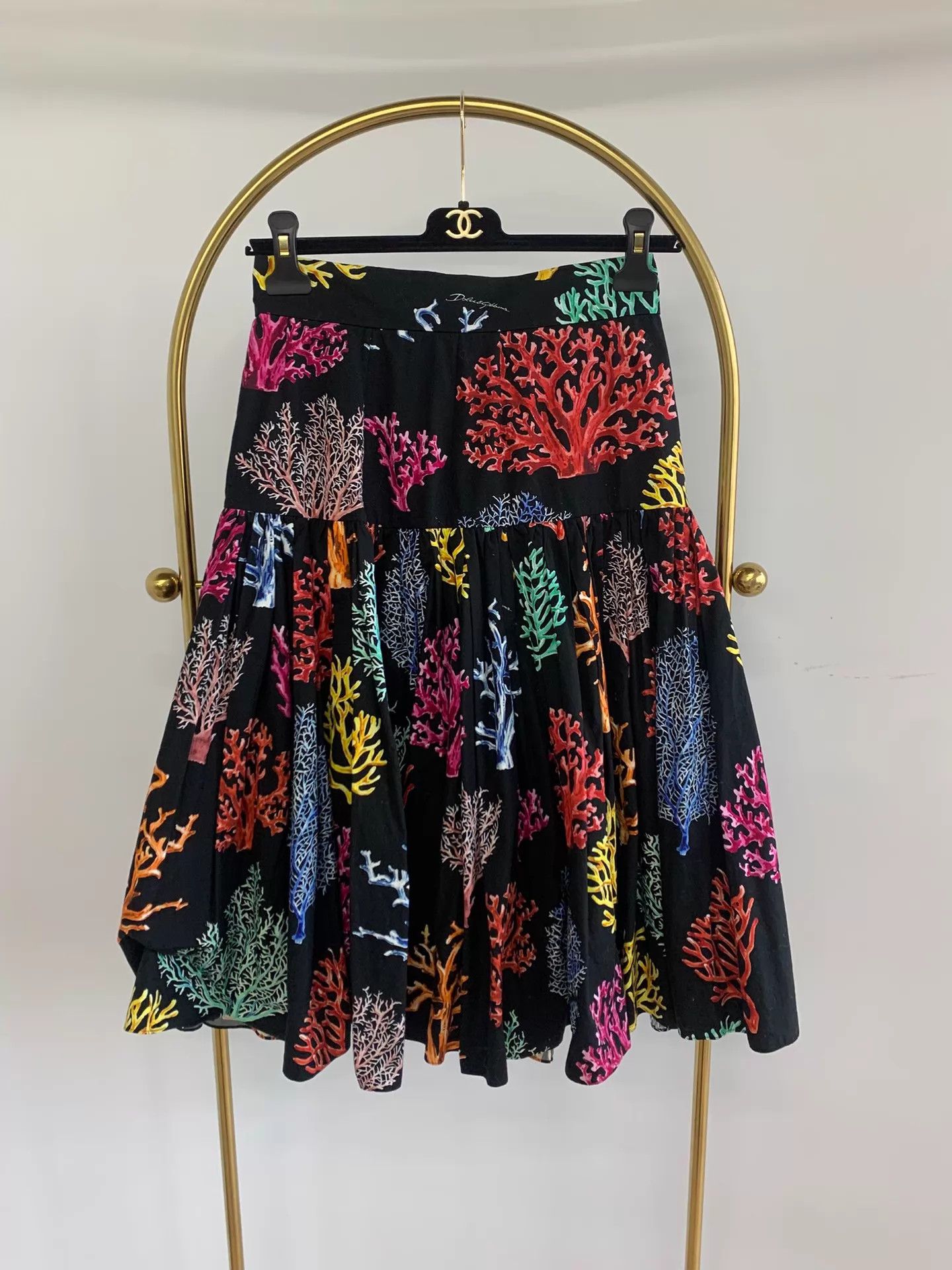 Dolce & Gabbana DG Colorful Coral Floral Pleated Midi Skirt 38 Size 26" / US 2 / IT 38 - 1 Thumbnail