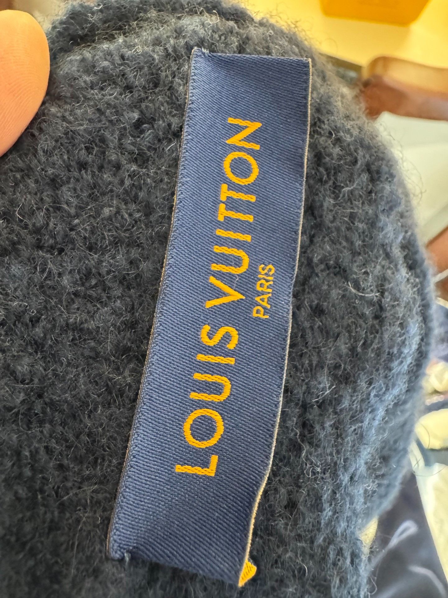 Louis Vuitton Louis Vuitton lv teddy velvet navy blue logo sweater Nextar Size US S / EU 44-46 / 1 - 4 Thumbnail