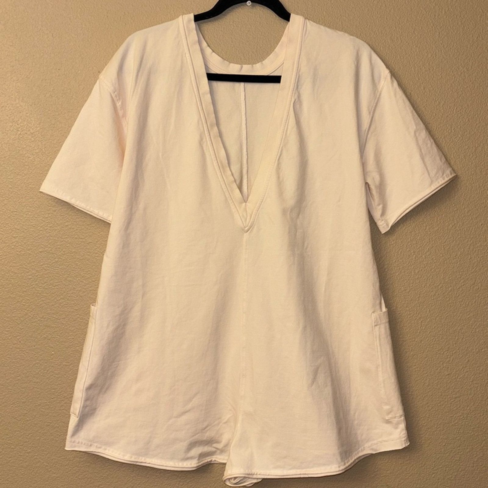 Free People NEW FREE PEOPLE MOVEMENT Hot Shot Tee Romper Shorts XS Ivory Size 26" / US 2 / IT 38 - 8 Thumbnail