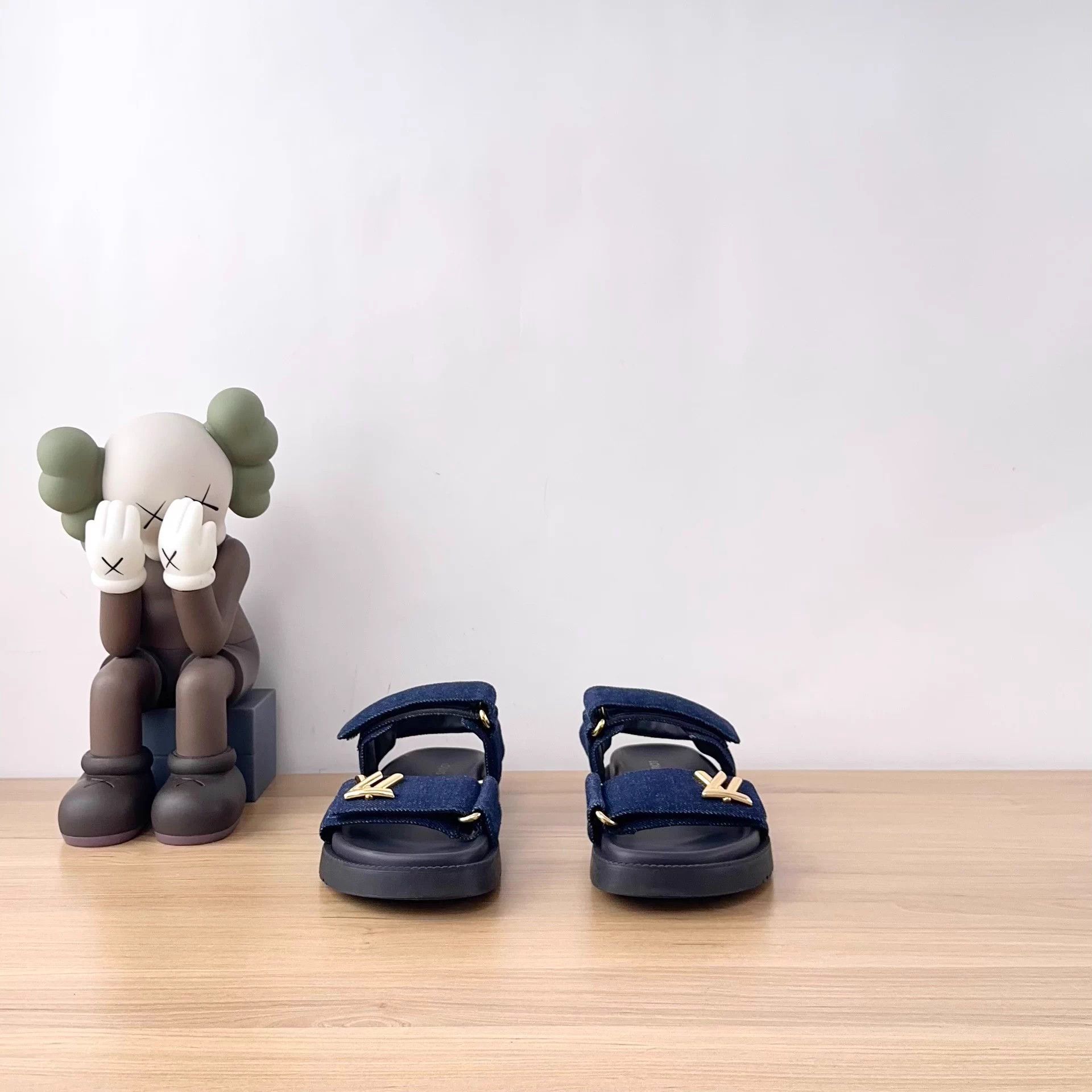 Louis Vuitton LV sandals EU 38 Size US 7 / IT 37 - 4 Thumbnail
