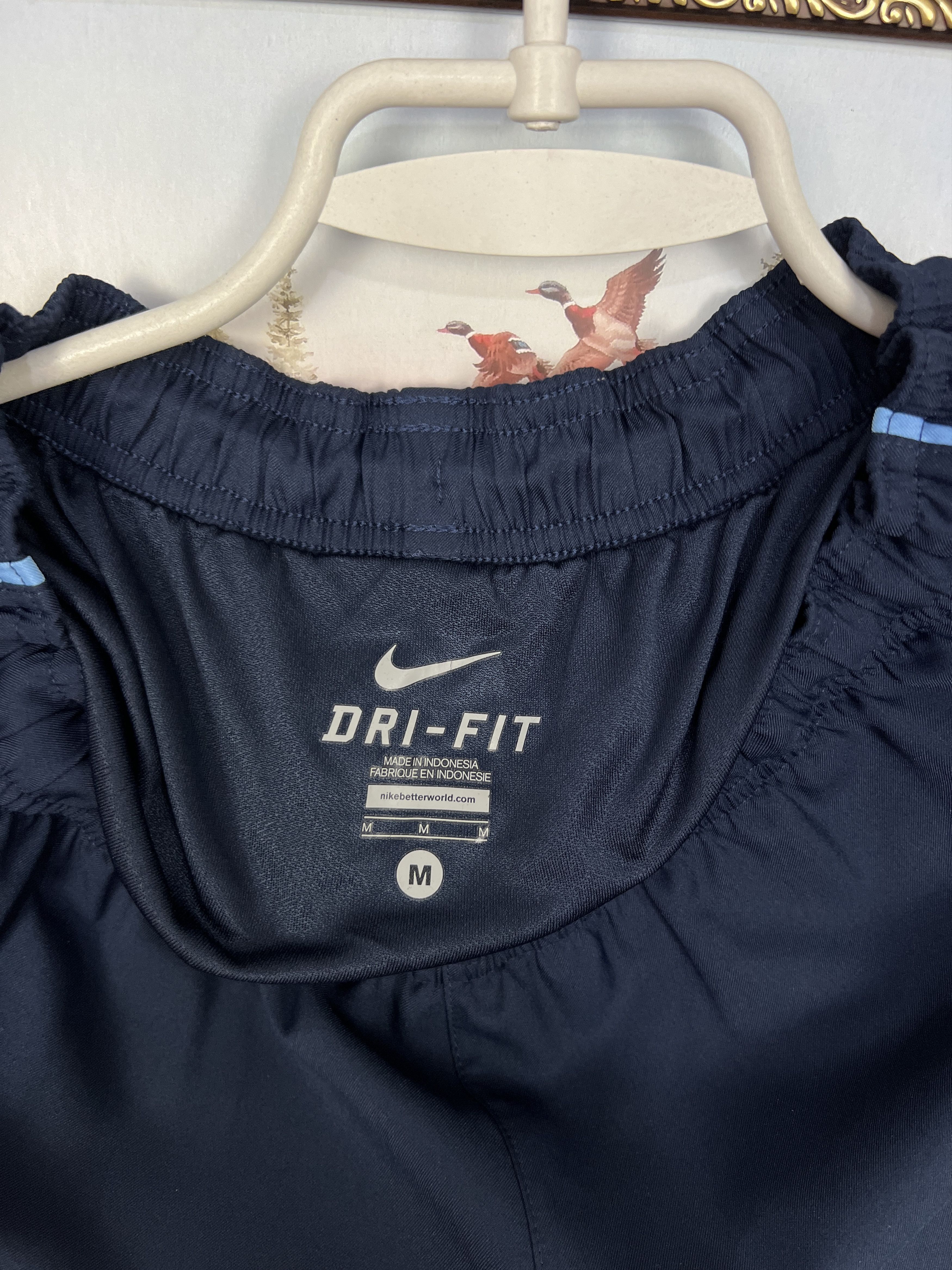 Nike Vintage Nike Manchester City Football Shorts Soccer M Size US 32 / EU 48 - 8 Thumbnail
