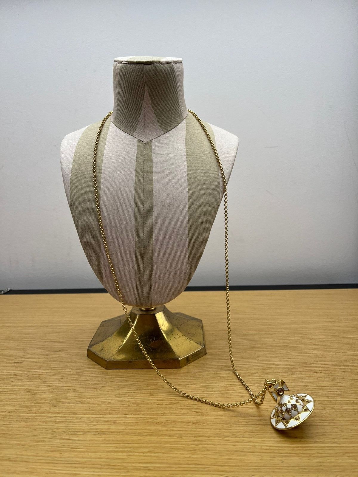 Vivienne Westwood o1f1d3z1025 Size: OS / Harlequin Orb Pendant Necklaces Size ONE SIZE - 1 Thumbnail
