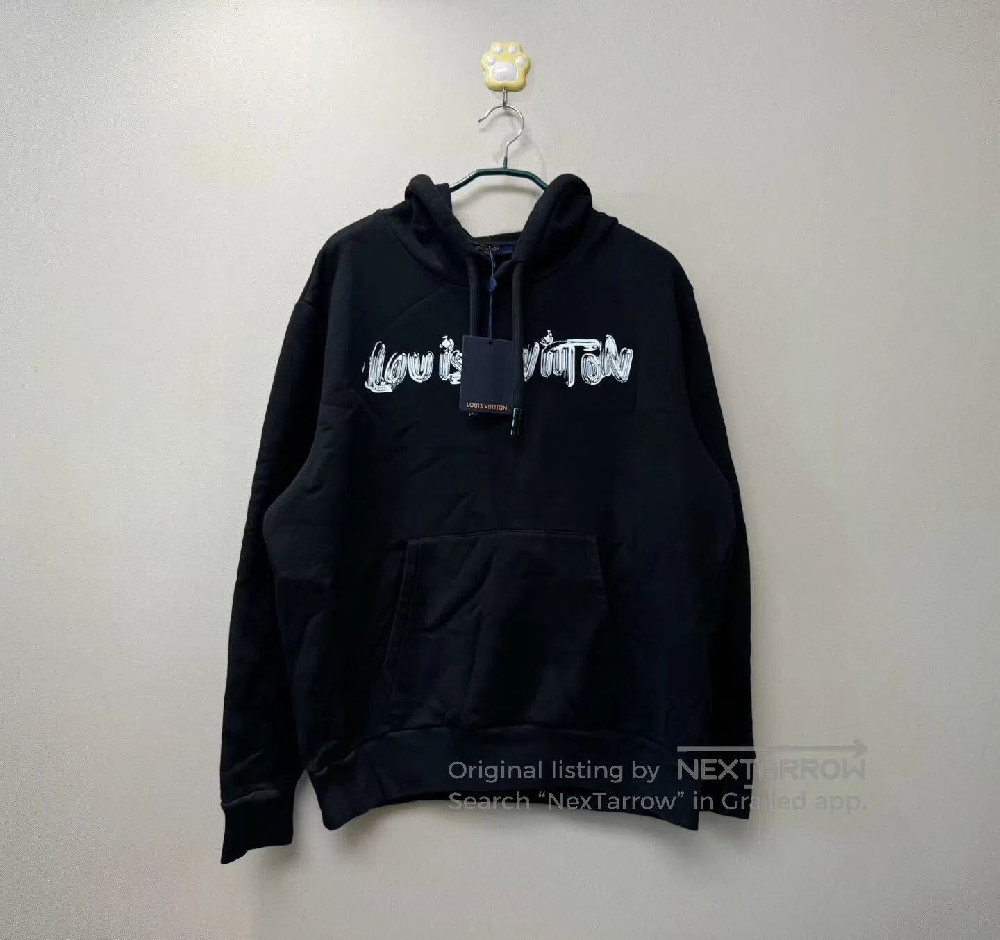 Louis Vuitton Louis Vuitton LV Logo Paint Letter Hoodie. Size US XL / EU 56 / 4 - 1 Thumbnail
