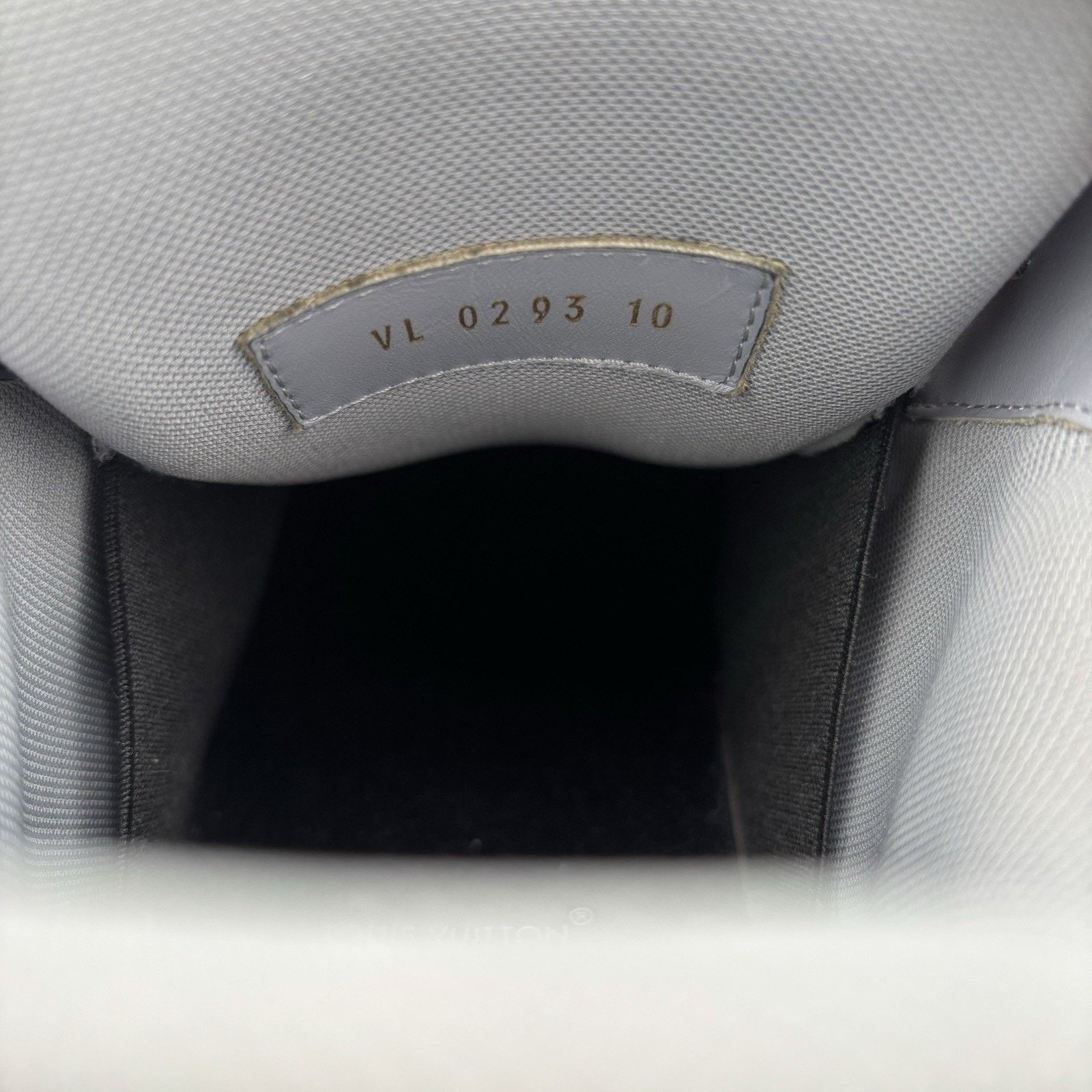 Louis Vuitton 11-11.5 Louis Vuitton Maxi ' Black, Orange ' | SUPER CLEAN! Size US 11.5 / EU 44-45 - 20 Thumbnail