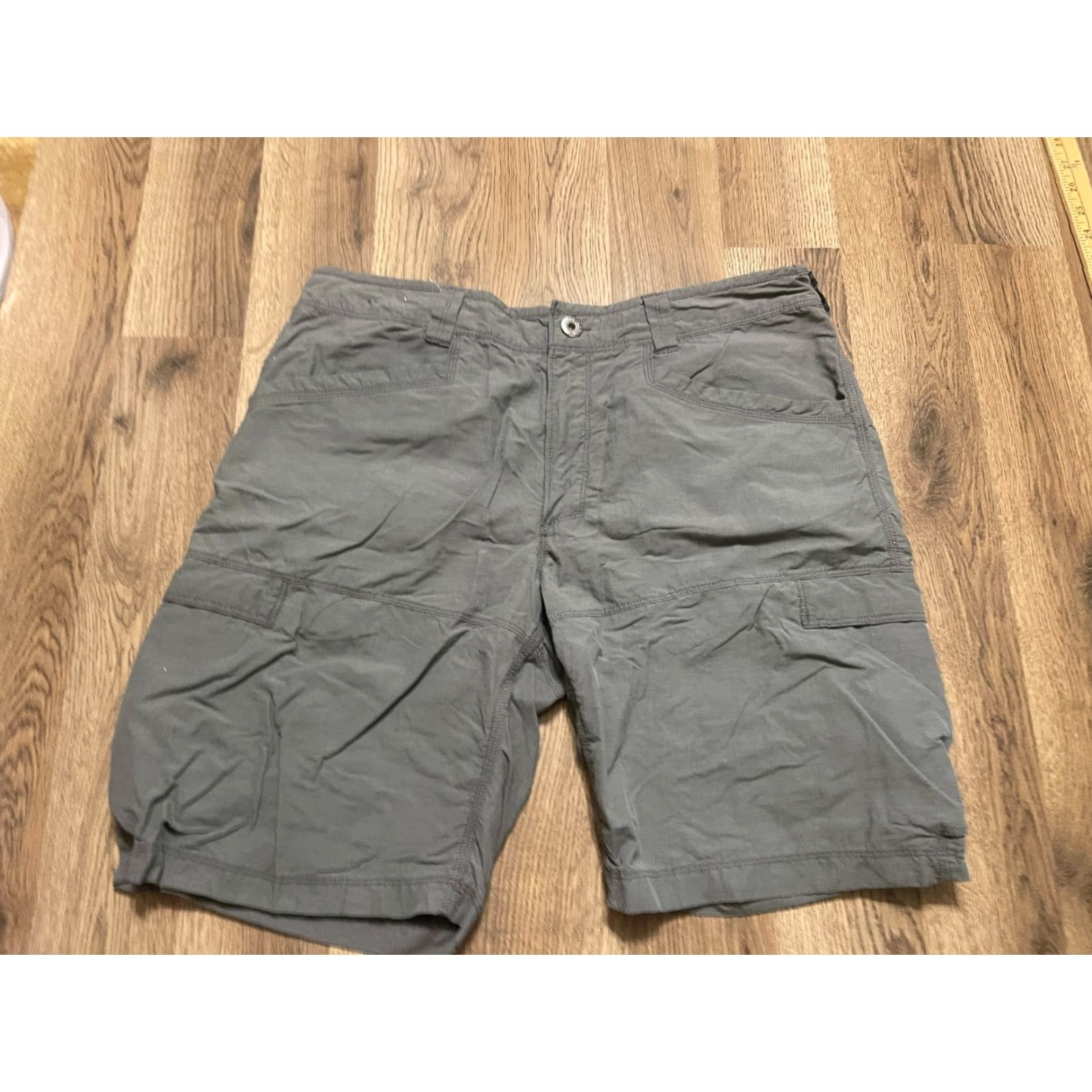 The North Face VINTAGE: No The North Face Shorts Cargo Men 34 Gray Regular Inseam 10 in / Casual, 34 Size US 34 / EU 50 - 2 Thumbnail