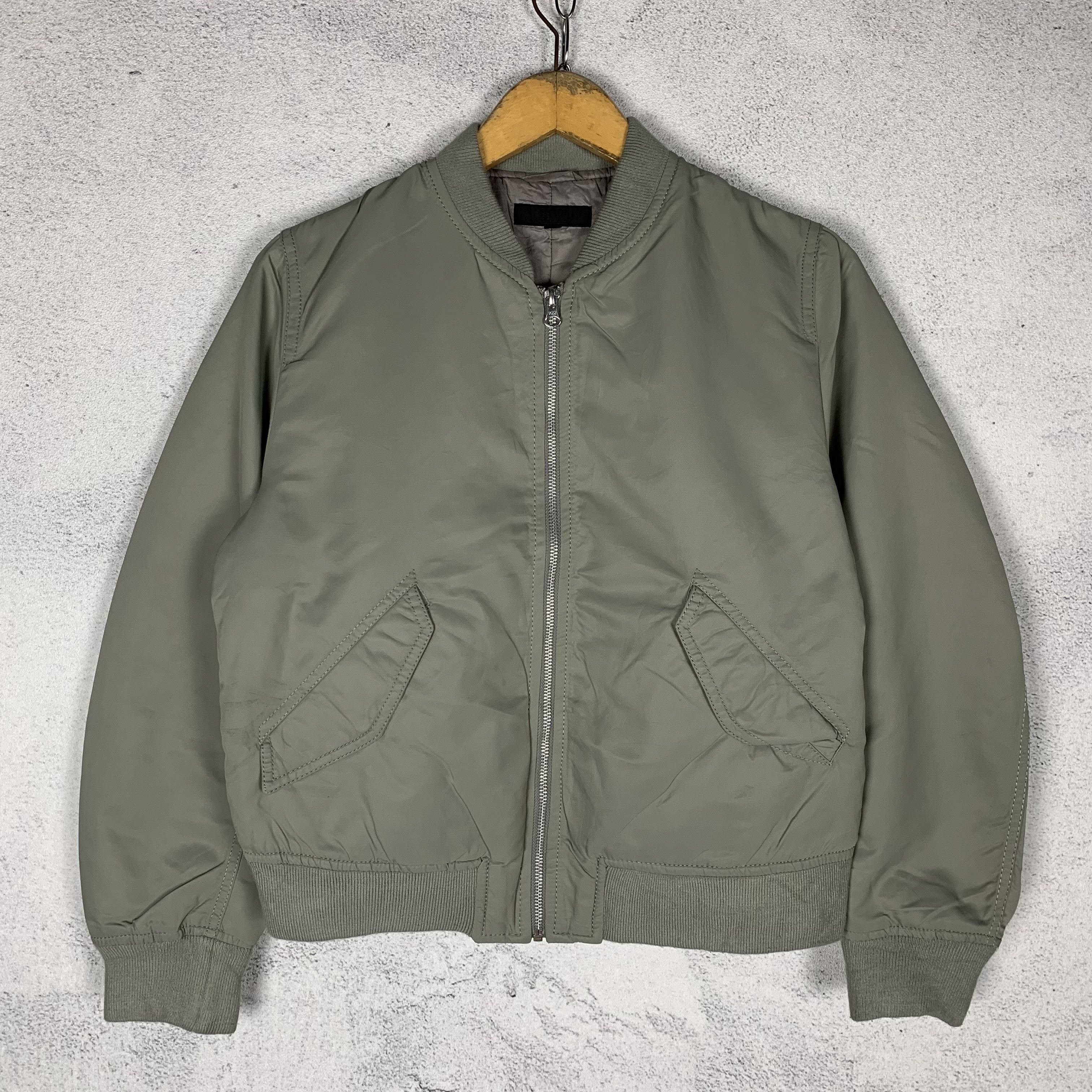 Uniqlo Uniqlo CWU Bomber Flight Jacket Size L / US 10 / IT 46 - 1 Thumbnail