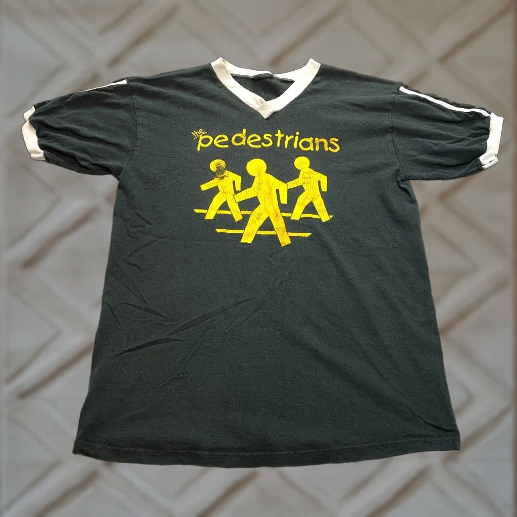 Vintage Unbranded Shirt Mens Medium Black Pedestrians Walking Graphic Logo V Neck Top Size US M / EU 48-50 / 2 - 1 Thumbnail