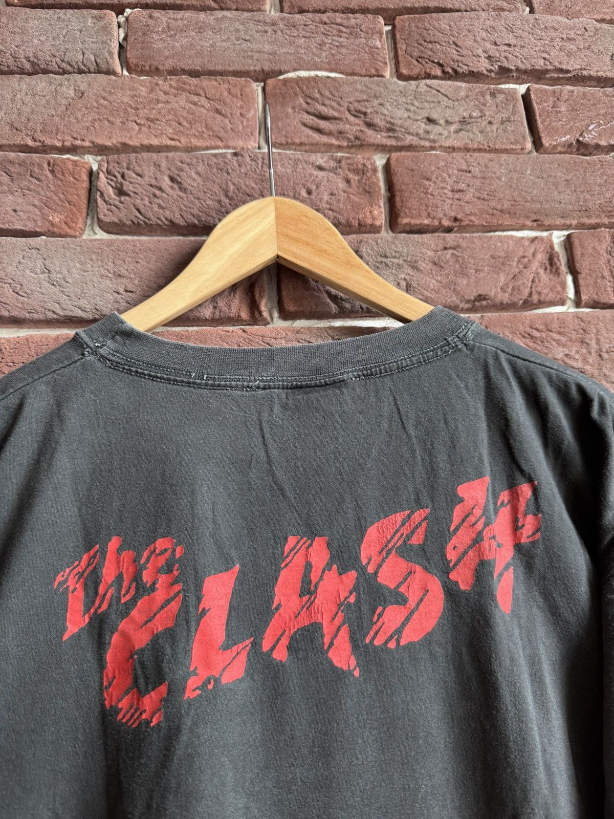 Band Tees 90s The Clash Vintage UK Punk Band Tshirt Grail Tour Hype Size US L / EU 52-54 / 3 - 7 Thumbnail