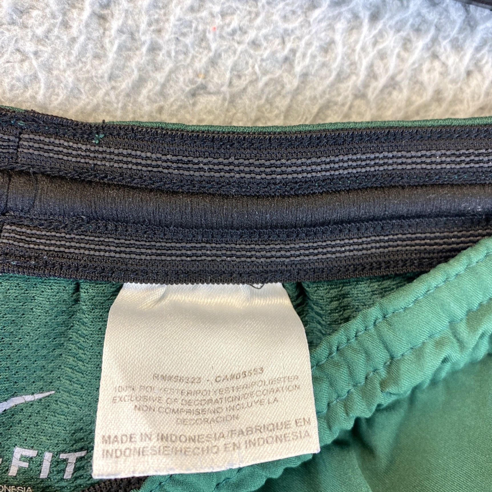 Nike Nike Shorts Mens Extra Large Green Dri Fit Drawstring Sports 44-51 Size US 36 / EU 52 - 5 Thumbnail
