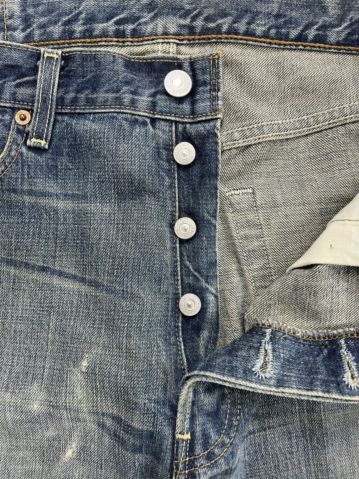 Levi's Vintage Clothing 🇹🇷1990s Vintage Levis 501 34x30 Distressed Faded Blue Jeans Size US 34 / EU 50 - 9 Thumbnail