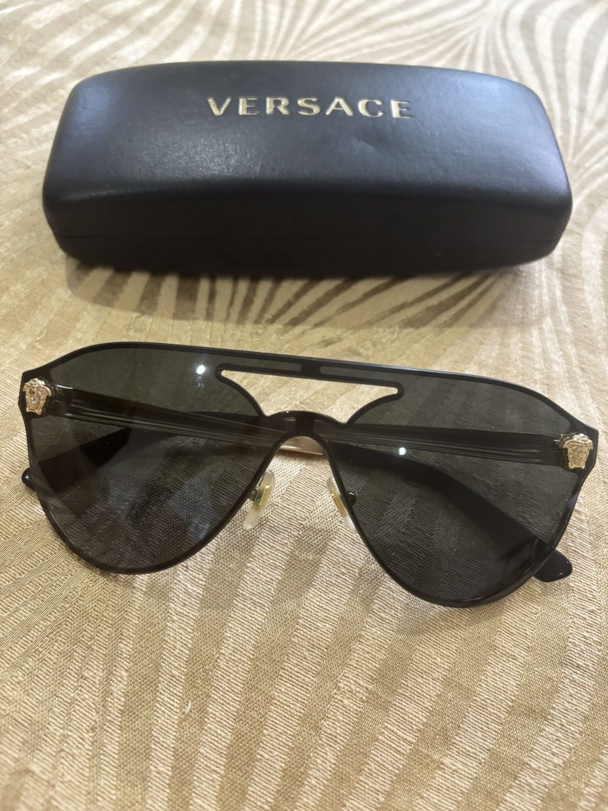 Versace Versace Shield Sunglasses Black Gold Medusa Logo w/ Case Size ONE SIZE - 4 Thumbnail