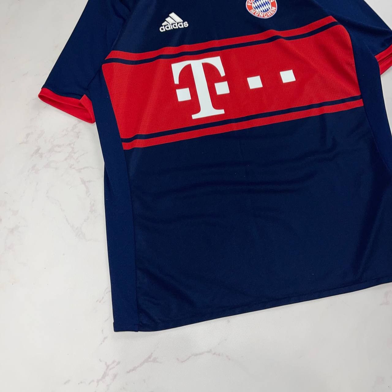 Adidas AdidasB AYERN MUNICH 2017 Away Football Shirt Soccer Jersey Size US M / EU 48-50 / 2 - 7 Thumbnail