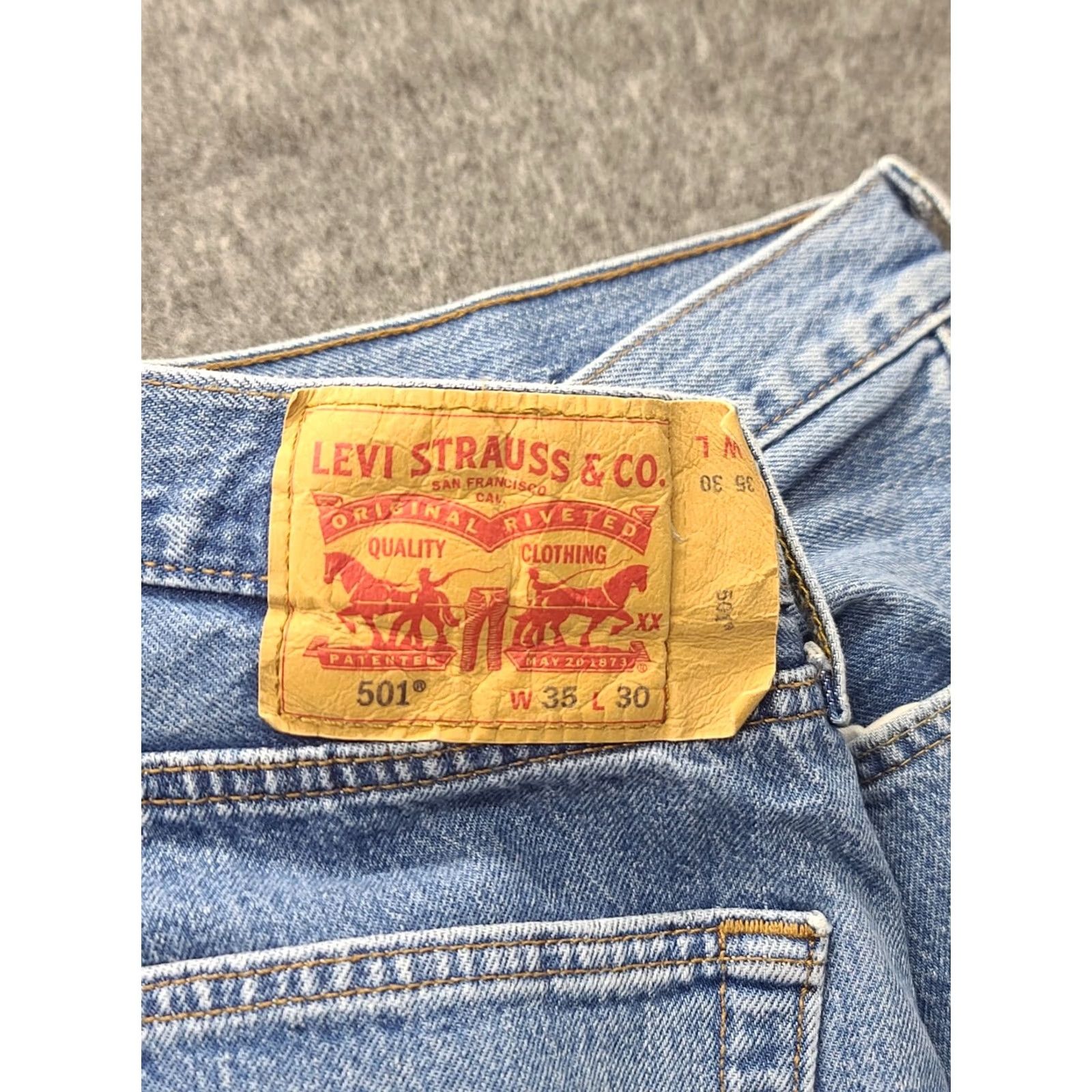 Levi's VINTAGE Levi's 501 XX Jeans Mens 35x30 Light Blue Denim Straight Button Fly 5-Pocket Classic Fit"} Size US 35 - 2 Thumbnail
