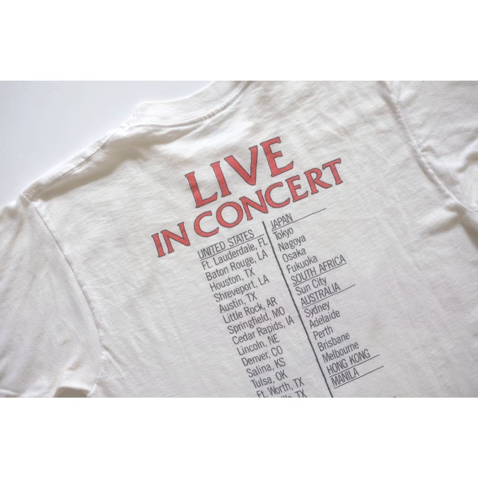 Vintage VINTAGE BARRY MANILOW 80s INTERNATIONAL TOUR MUSIC USA MADE GRAPHIC T SHIRT Men SZ L Size US L / EU 52-54 / 3 - 6 Thumbnail