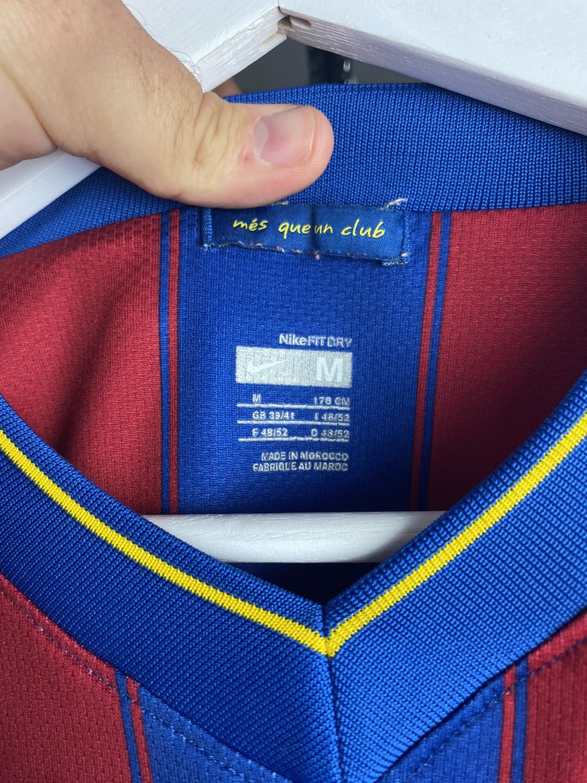 Nike 2009/10 NIKE BARCELONA 10 MESSI SOCCER FOOTBALL JERSEY SHIRT Size US M / EU 48-50 / 2 - 6 Thumbnail