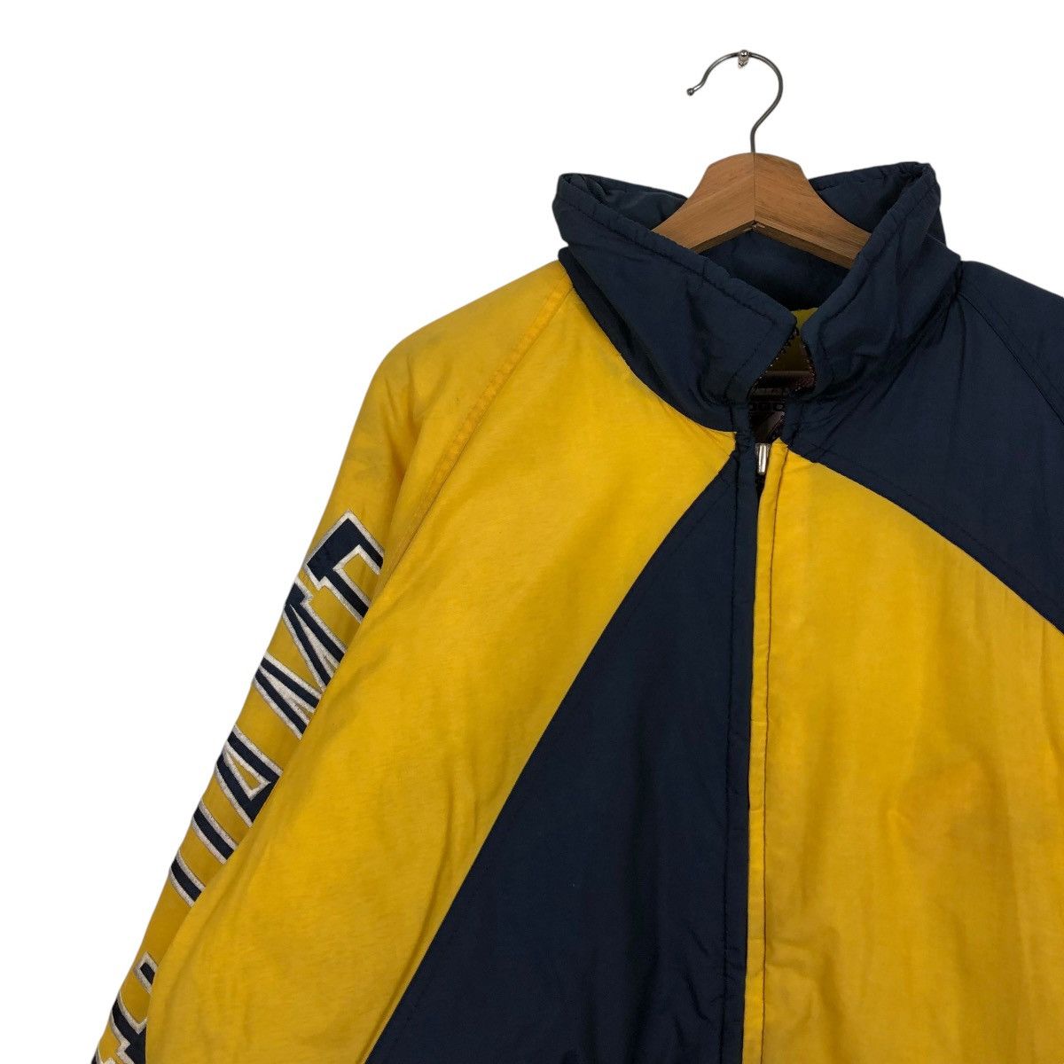 Japanese Brand 🔥VINTAGE BOMBER JACKET NOTRE DAME FIGHTING IRISH BIG LOGO Size US L / EU 52-54 / 3 - 9 Thumbnail