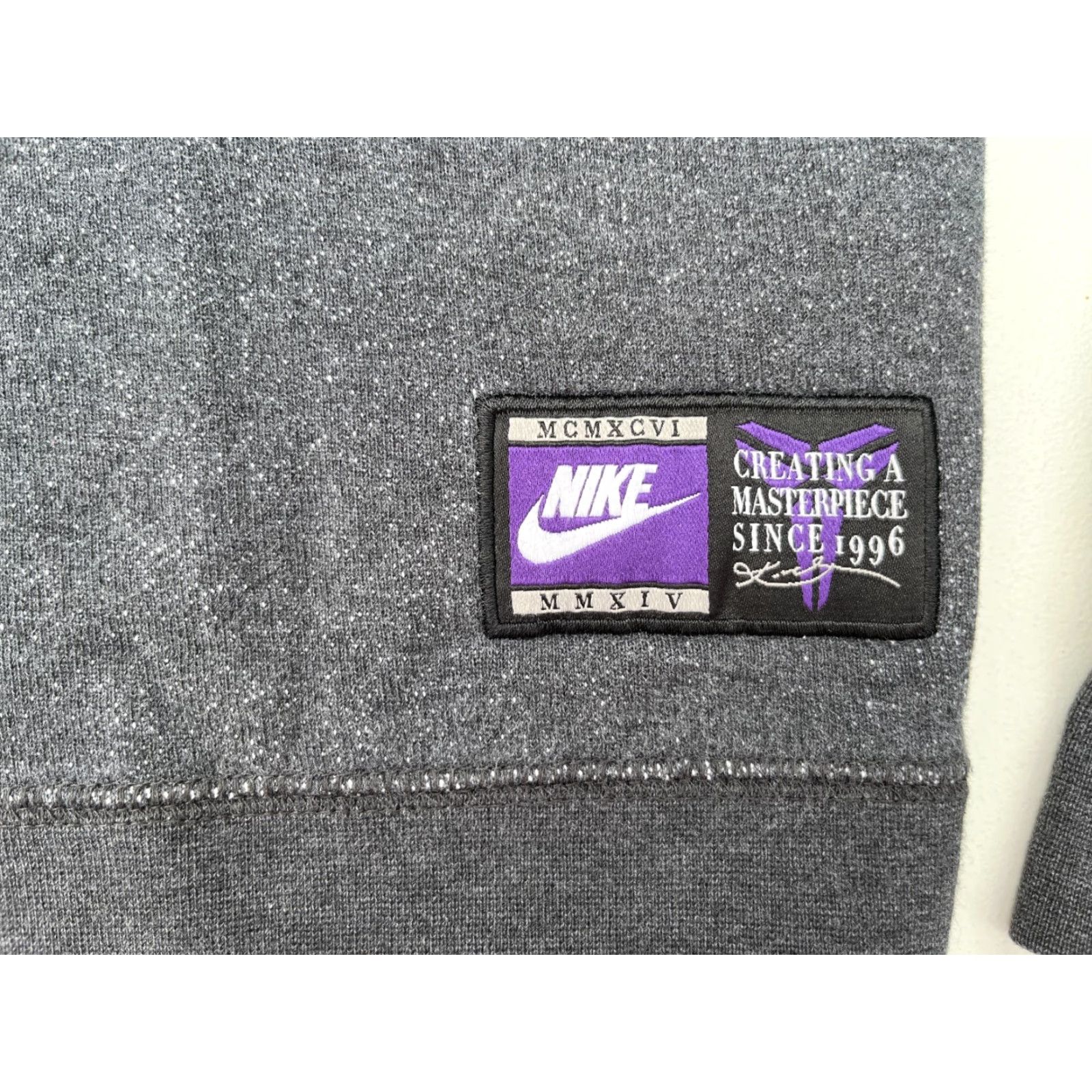 Nike VINTAGE Nike Kobe Bryant Black Mamba Crew Sweatshirt Capolavoro Knit Crewneck Sz M Gray Men’s Size US M / EU 48-50 / 2 - 5 Thumbnail