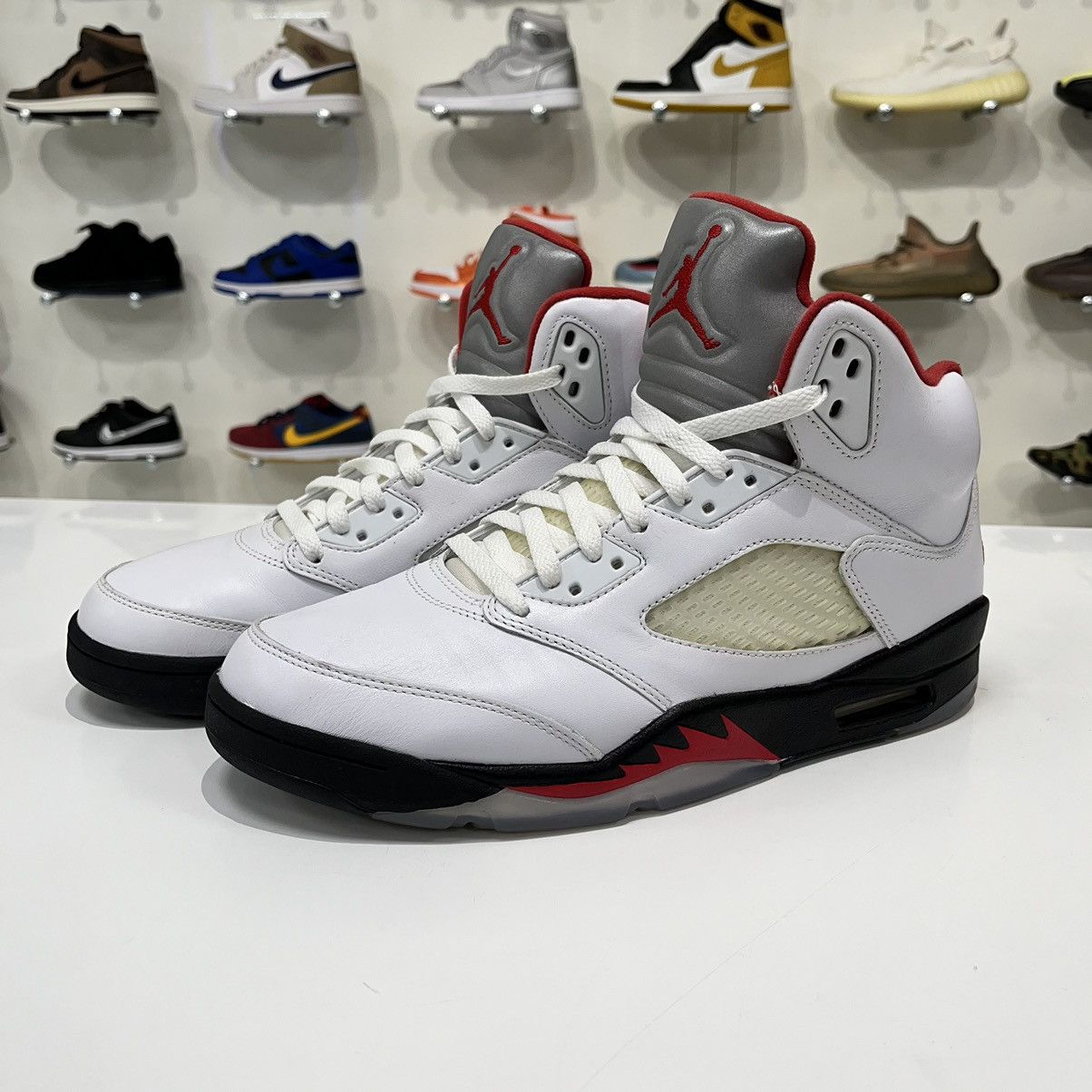 Nike Air Jordan 5 Retro Fire Red Silver Tongue (2020) Size US 10 / EU 43 - 2 Thumbnail