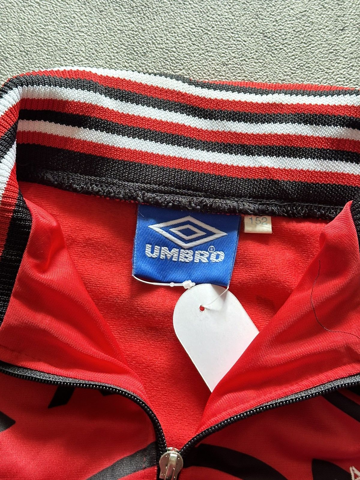 Umbro 1996 Vintage Umbro Ajax Amsterdam Track Jacket Size US S / EU 44-46 / 1 - 9 Thumbnail