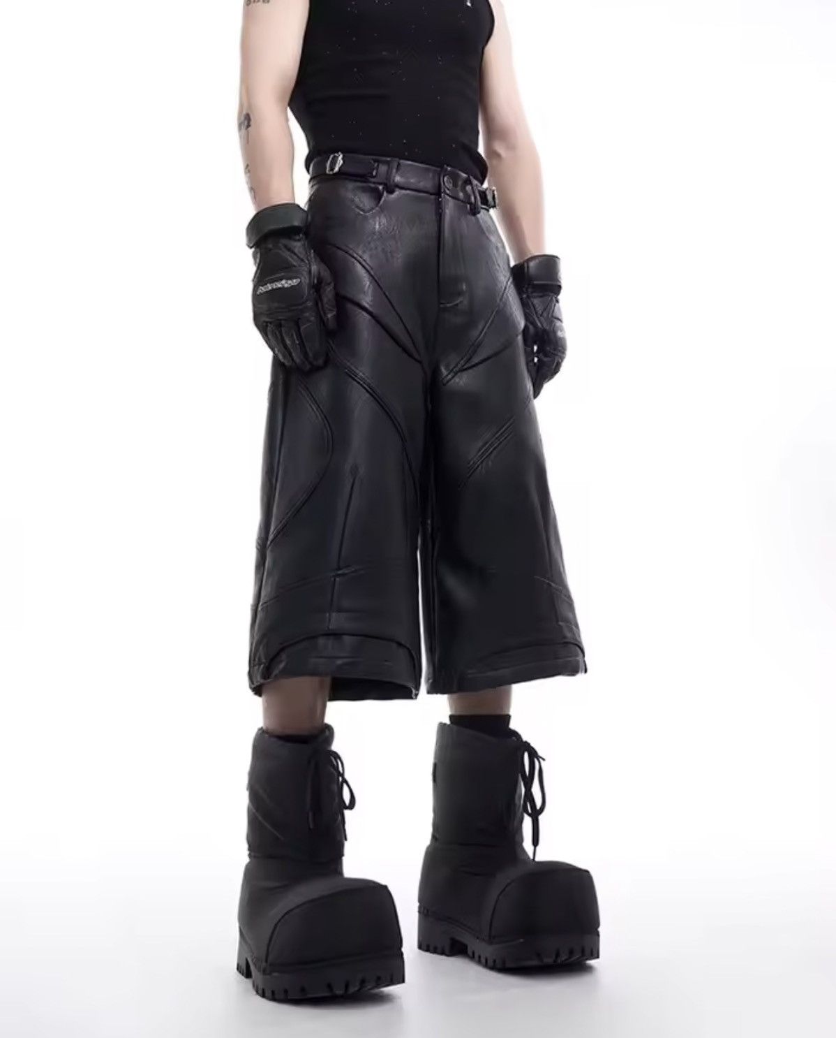Japanese Brand ⚔️ Avant-Garde Style PU Leather Padded Moto Shorts Size US 31 - 9 Thumbnail