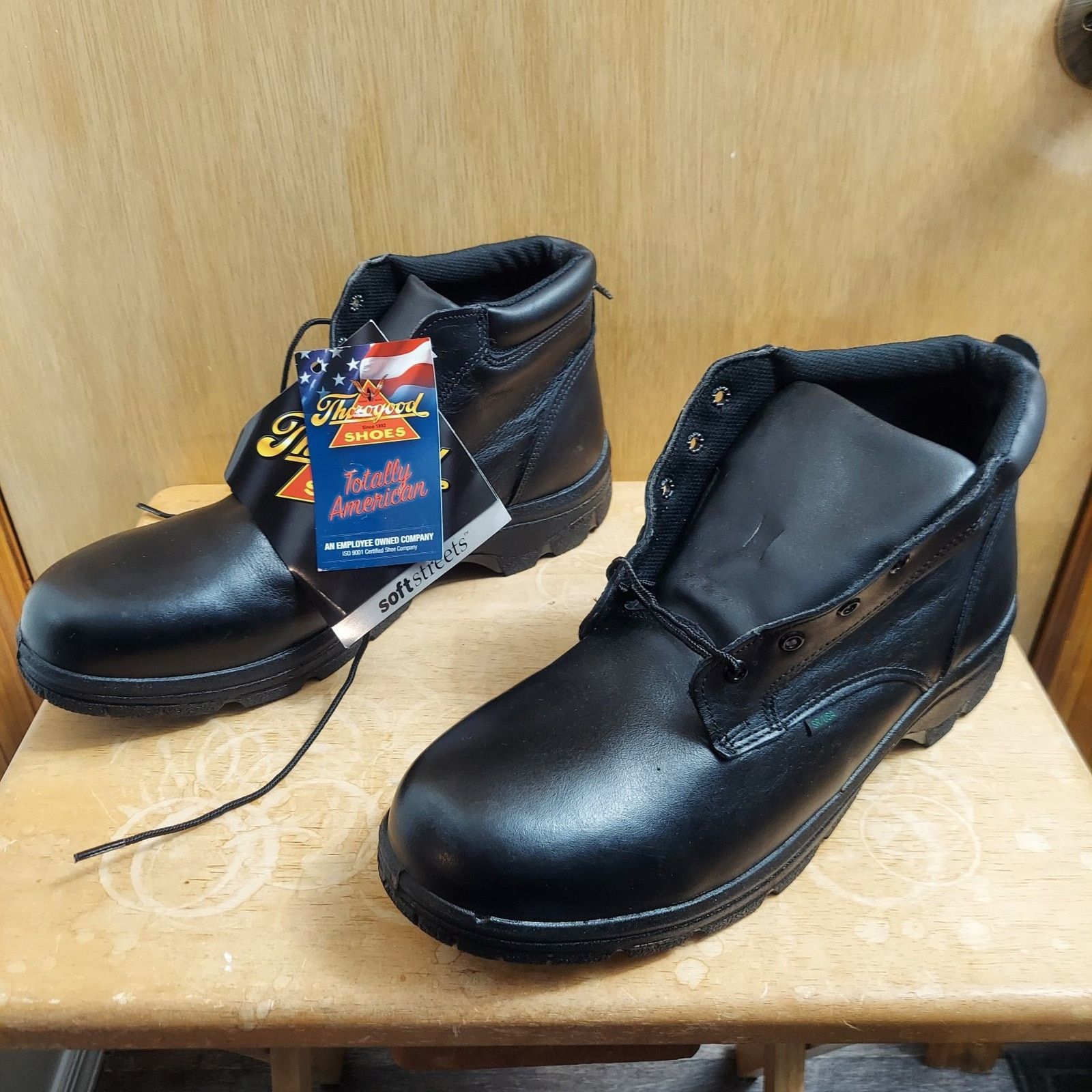 Thorogood Thorogood Men's US 14 Black Leather Chukka Ankle Boots NWT Size US 14 / EU 47 - 1 Thumbnail