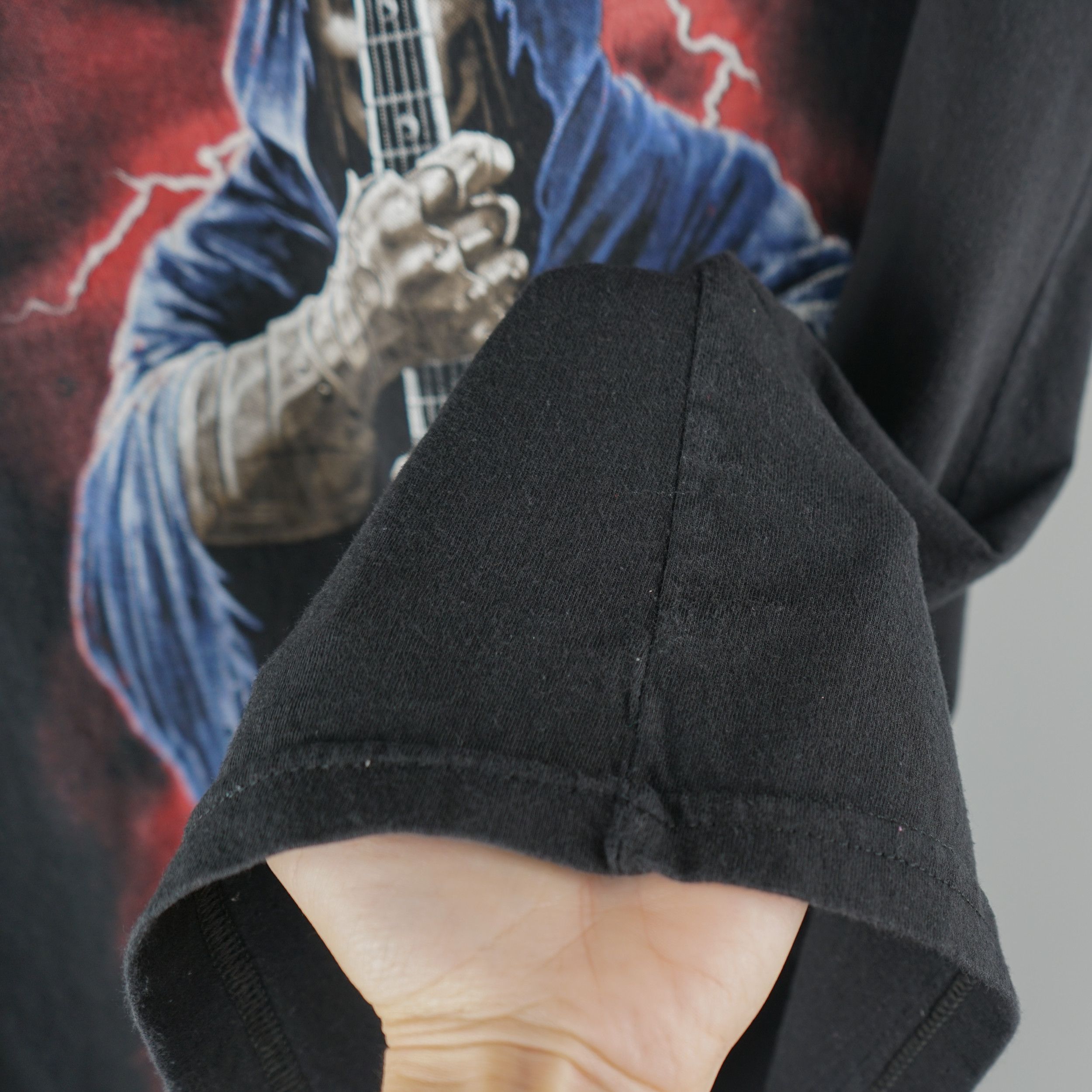 Band Tees × Vintage Vintage 1990s Metallica Guitar T-Shirt Size US M / EU 48-50 / 2 - 5 Thumbnail