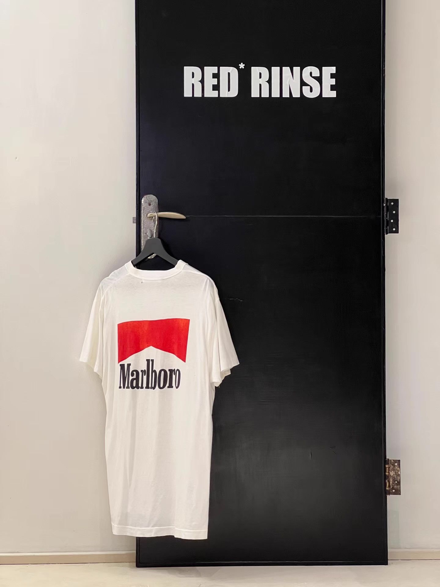 Vintage Vintage Archive Marlboro Short Sleeve T‑shirt Q13 Size US L / EU 52-54 / 3 - 4 Thumbnail