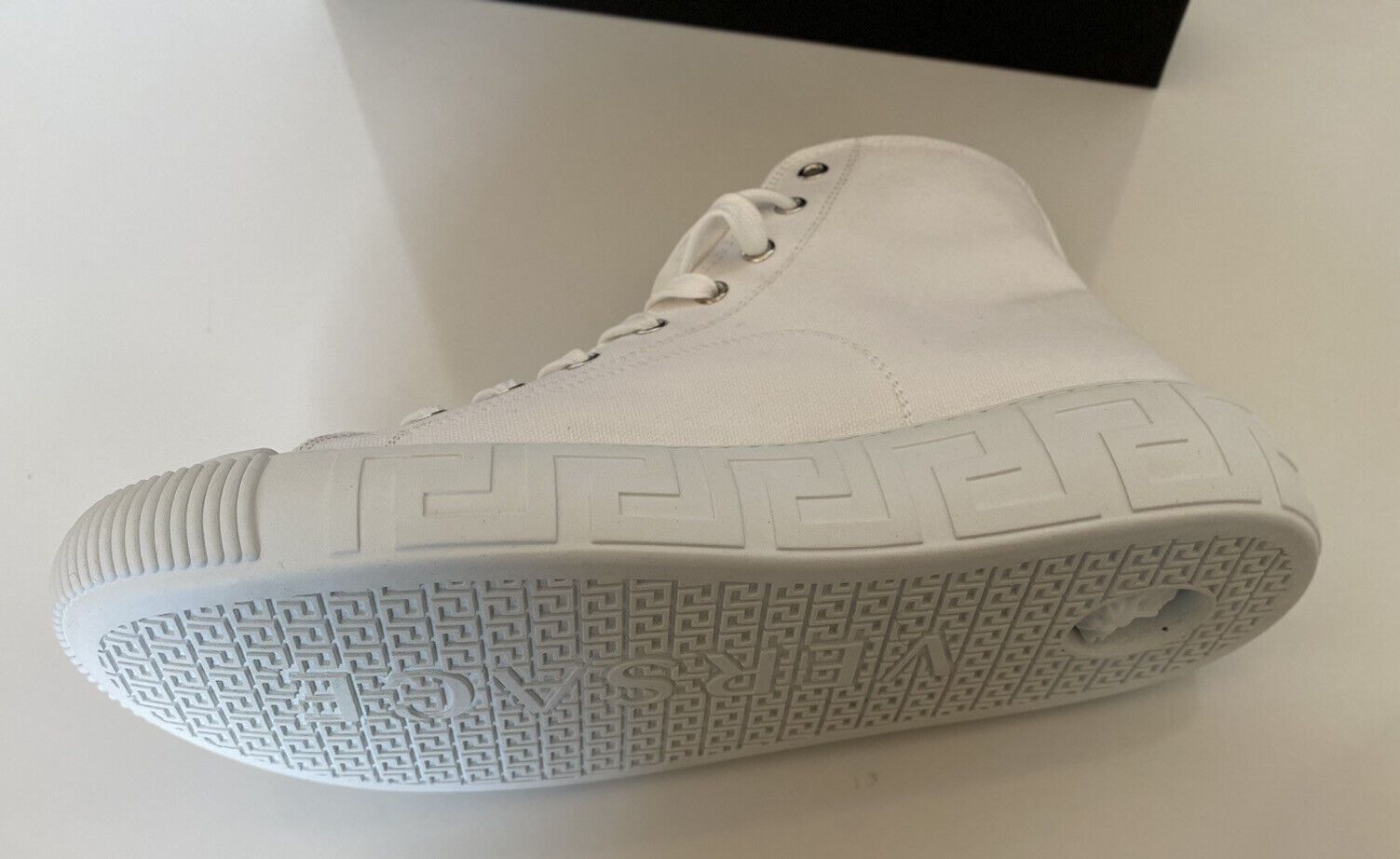 o1bs11s0923 Sneakers in White
