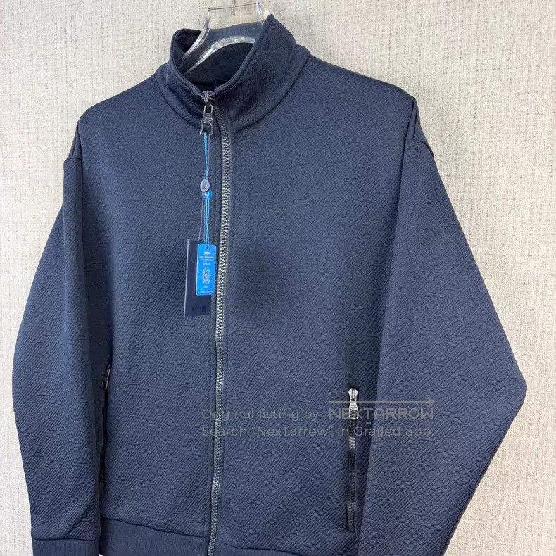 Louis Vuitton Louis Vuitton Solid Embossed Full Print Zipper Jacket Size US S / EU 44-46 / 1 - 2 Thumbnail