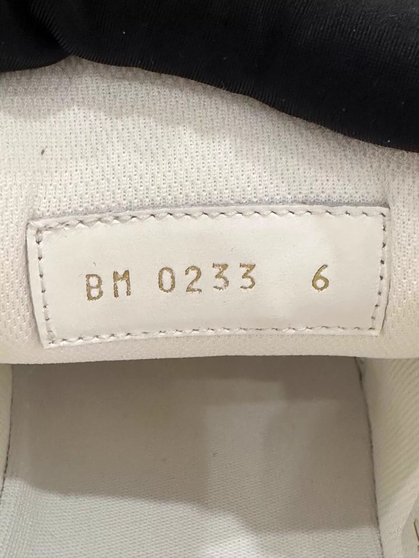 Louis Vuitton LV Blue Denim Monogram Trainer UK6 (EU 40) BNIB Size US 7 / EU 40 - 9 Thumbnail