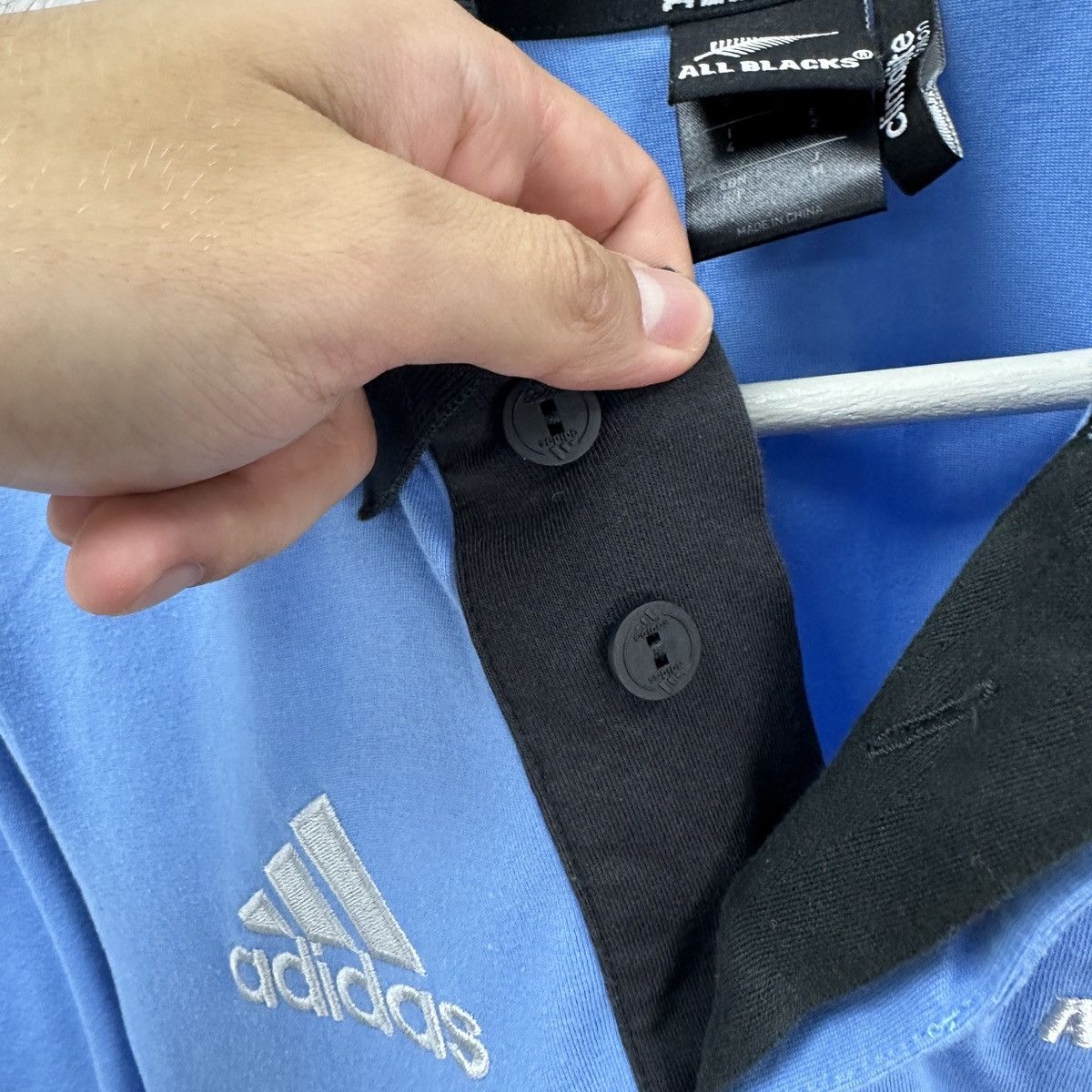 Vintage Vintage 00s All Black Adidas embroidered blue polo y2k og Size US M / EU 48-50 / 2 - 6 Thumbnail