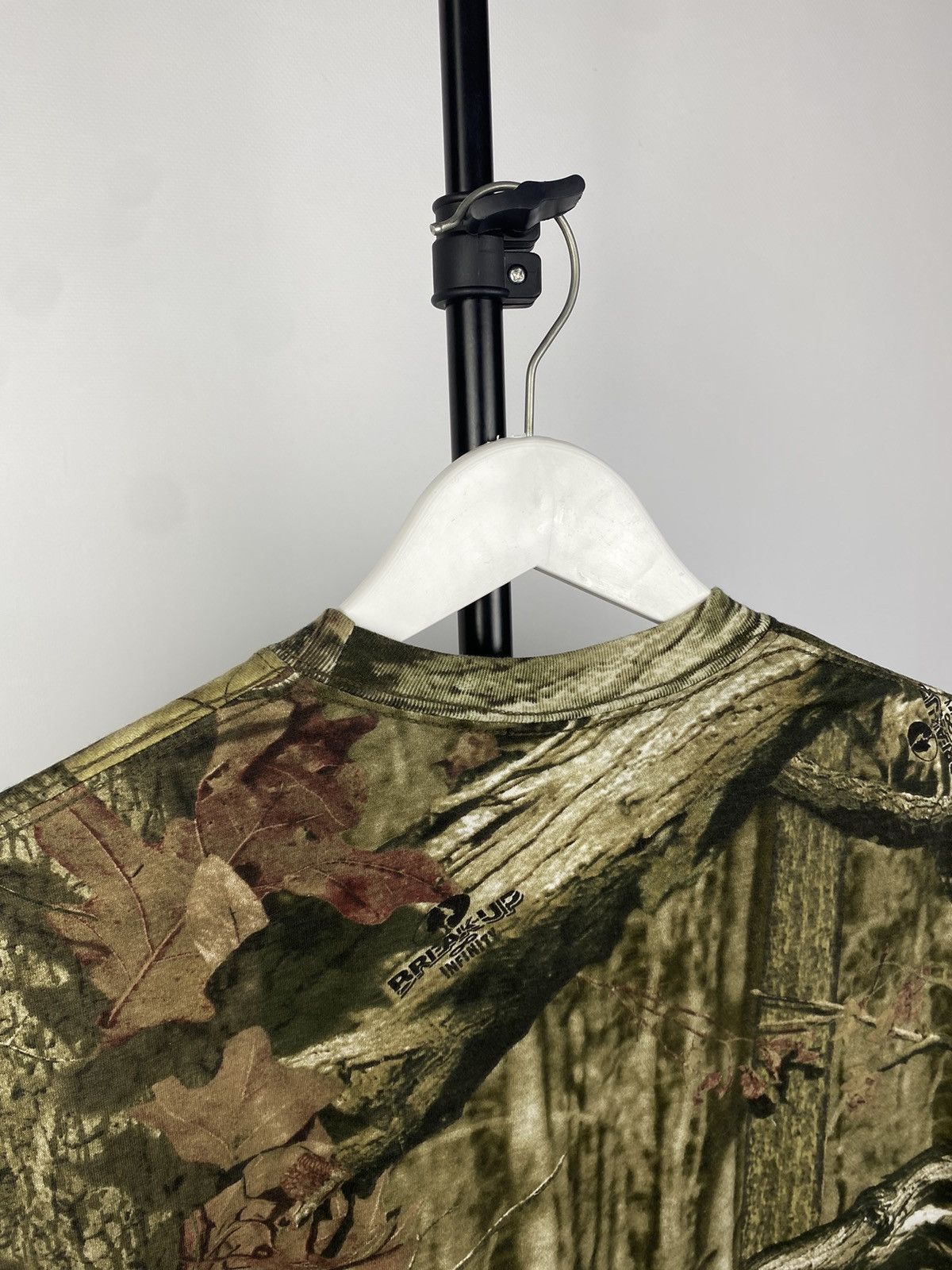 Carhartt × Vintage Crazy Faded Vintage Realtree Camo T-Shirts Size US M / EU 48-50 / 2 - 8 Thumbnail