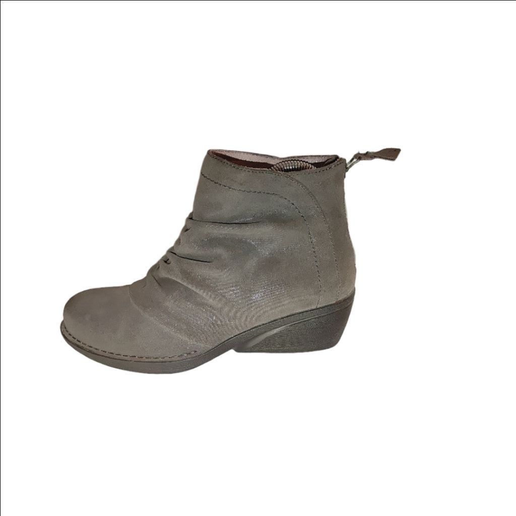 Dansko Dansko Arisa Scrunch Suede Ankle Boot Size 38 Size US 7.5 / IT 37.5 - 1 Thumbnail