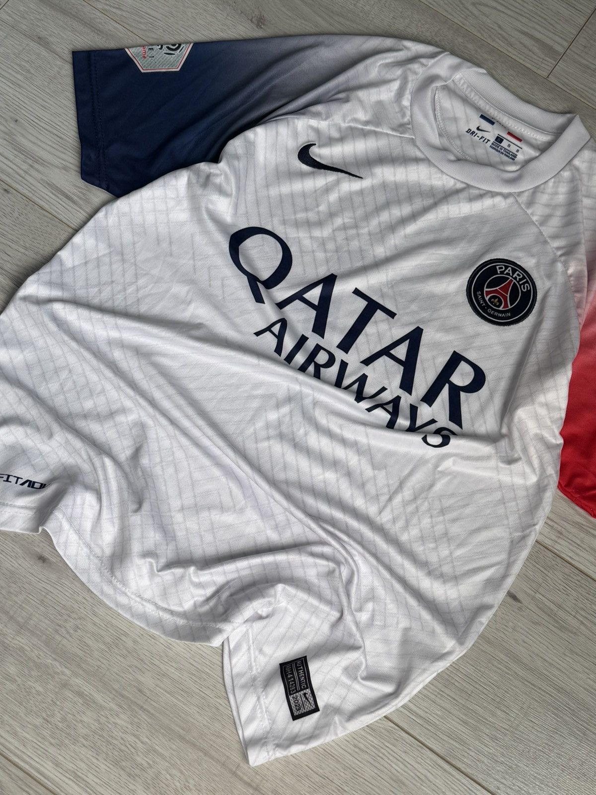 Nike Paris Saint Germain PSG #7 Mbape nike Jersey shirt Size US S / EU 44-46 / 1 - 3 Thumbnail