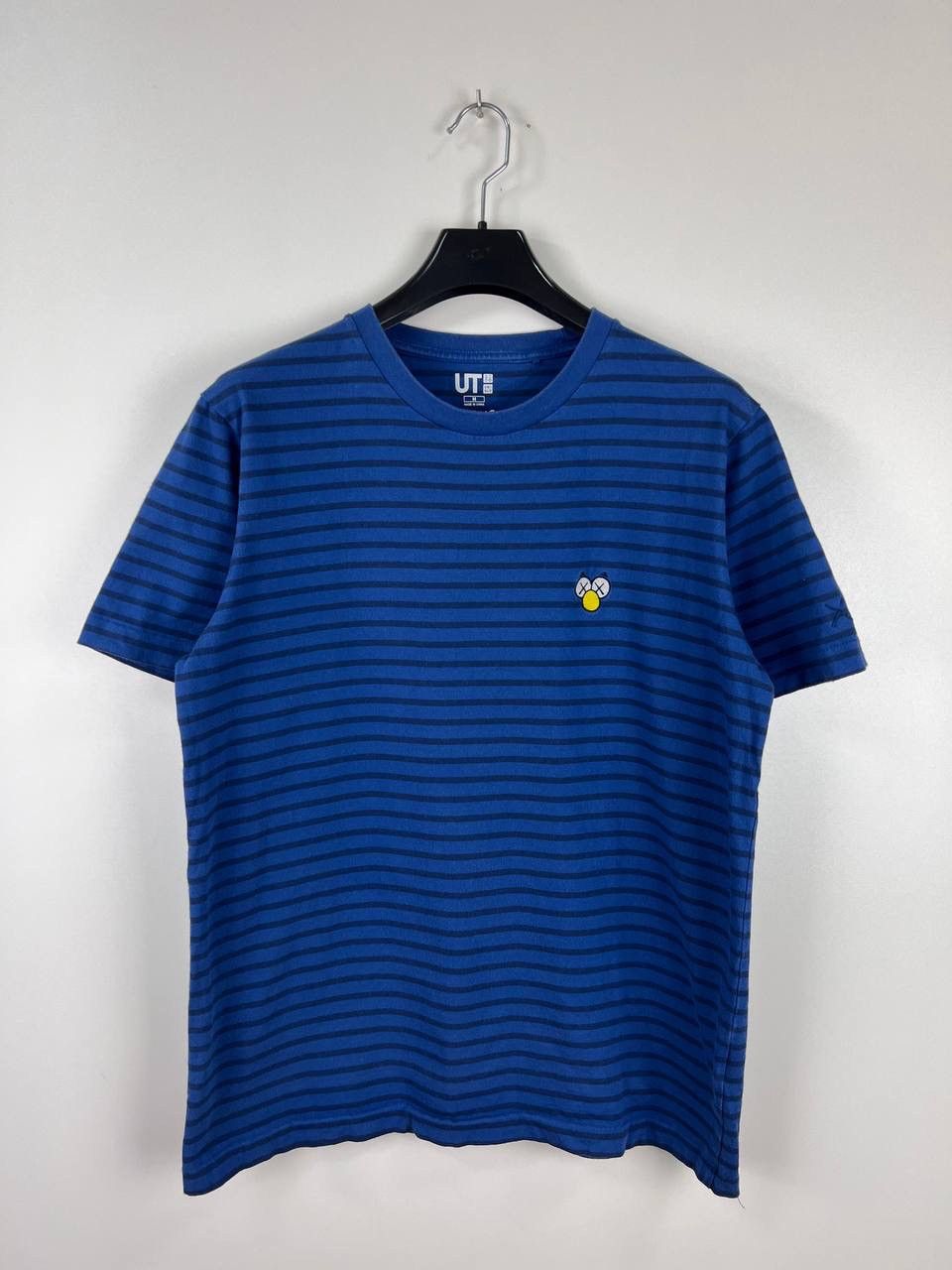 Uniqlo Uniqlo Kaws streetwear t-shirts size M Size US M / EU 48-50 / 2 - 1 Thumbnail