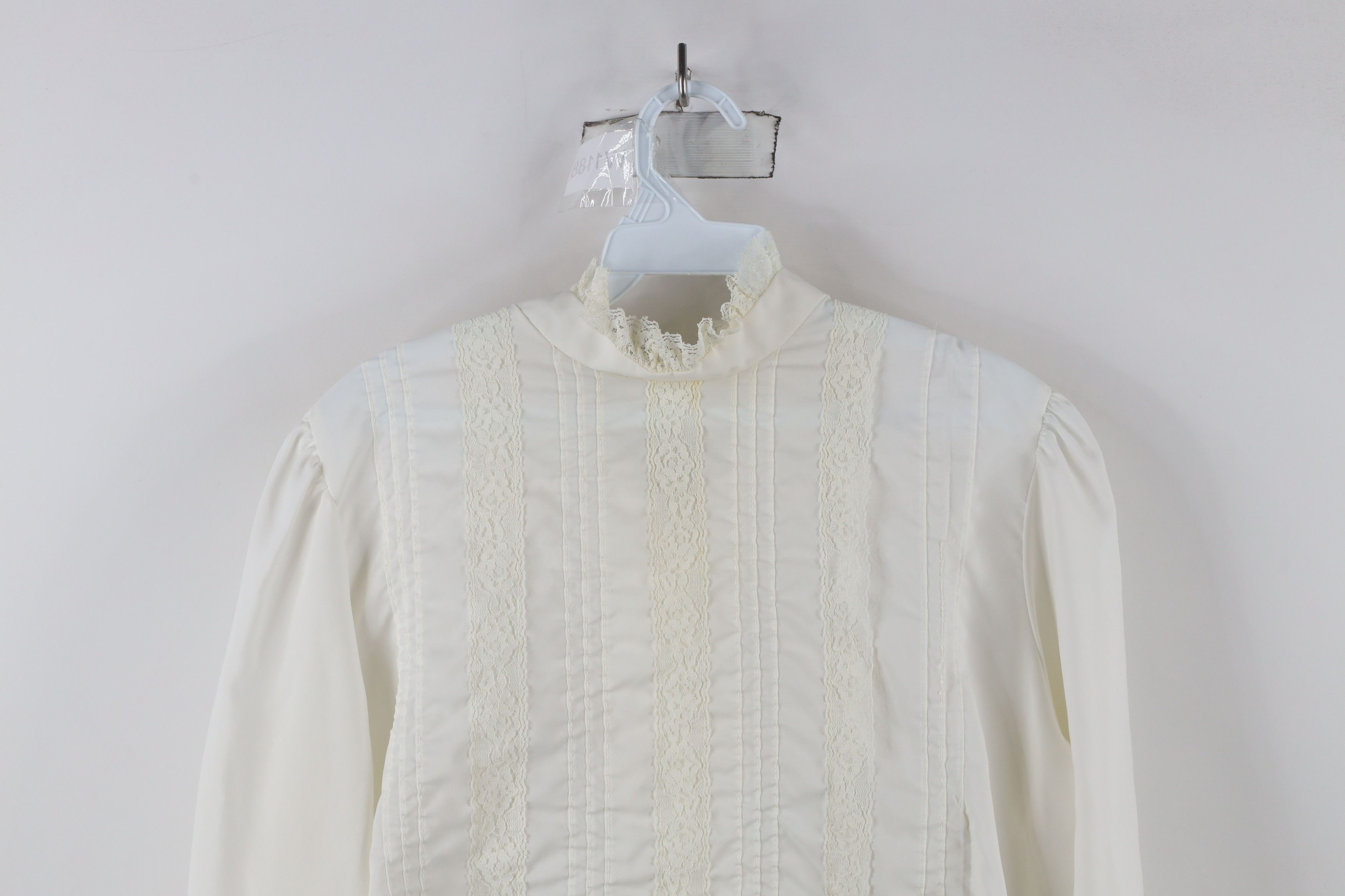 Vintage Vintage 70s Streetwear Ruffled Flower Lace Back Button Shirt Size L / US 10 / IT 46 - 11 Thumbnail