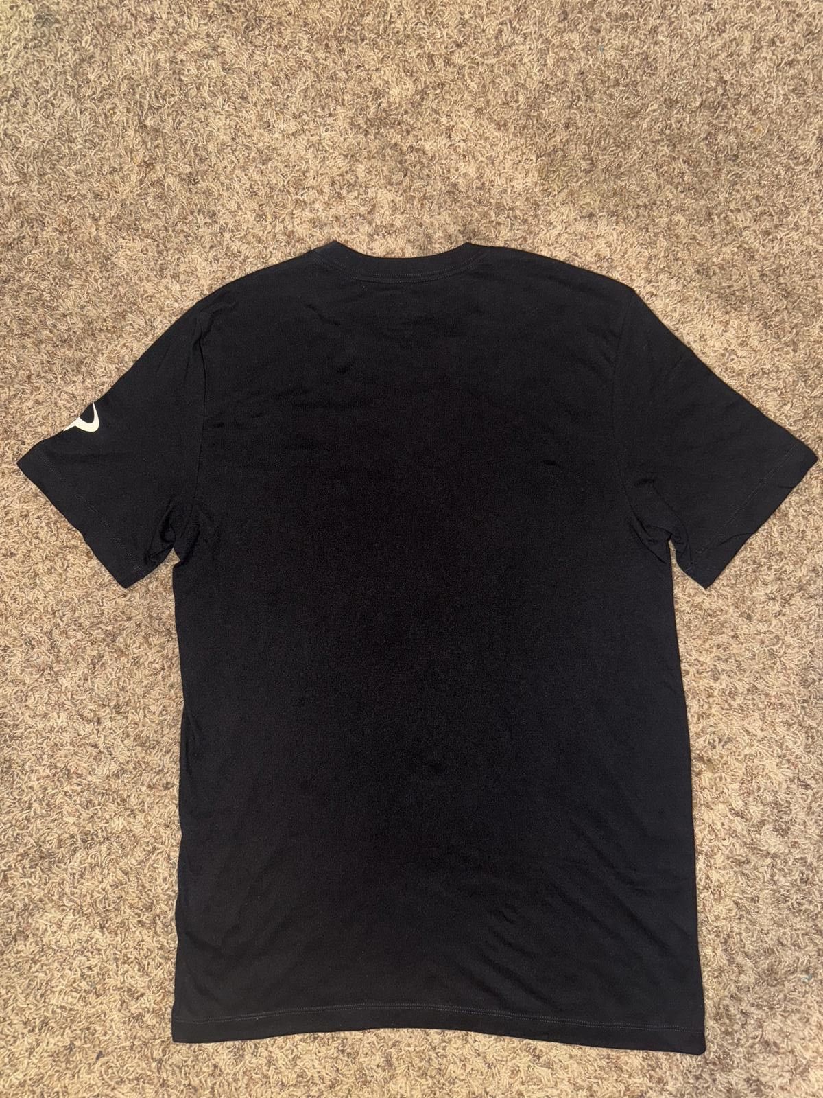 Nike RARE Nike Men’s Rafa 20 Clenched Fists For 20th Grandslam Black T-Shirt Size US M / EU 48-50 / 2 - 6 Thumbnail