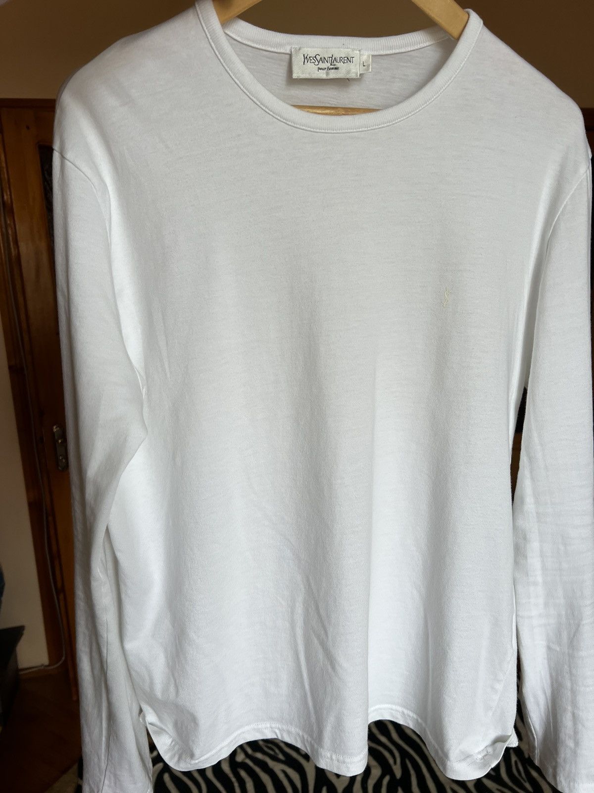 Yves Saint Laurent Yves Saint Laurent t-shirt longsleeve white logo luxury mens Size US L / EU 52-54 / 3 - 8 Thumbnail