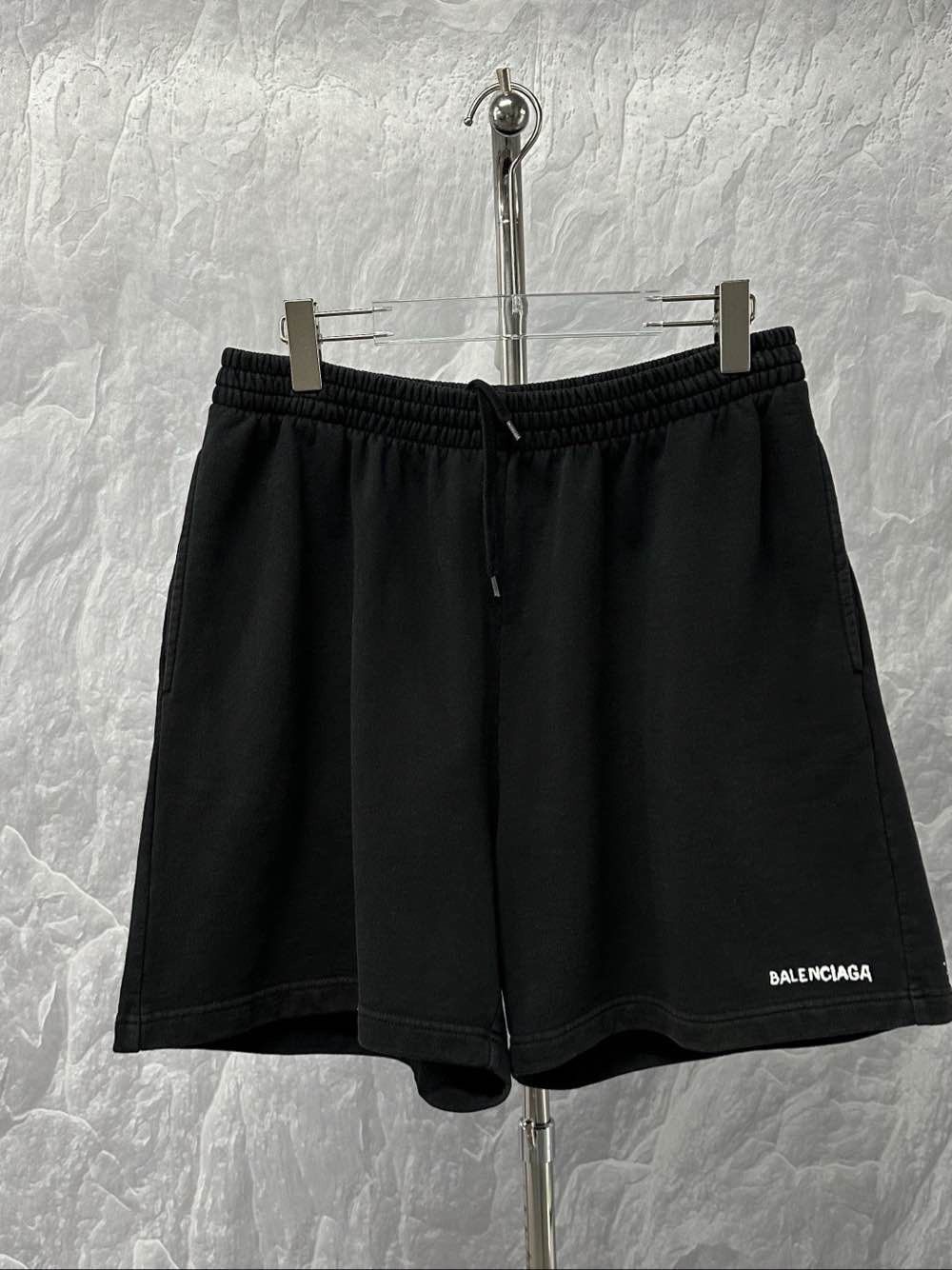 Balenciaga Balenciaga Logo Print Shorts Size S Size US 30 / EU 46 - 1 Thumbnail