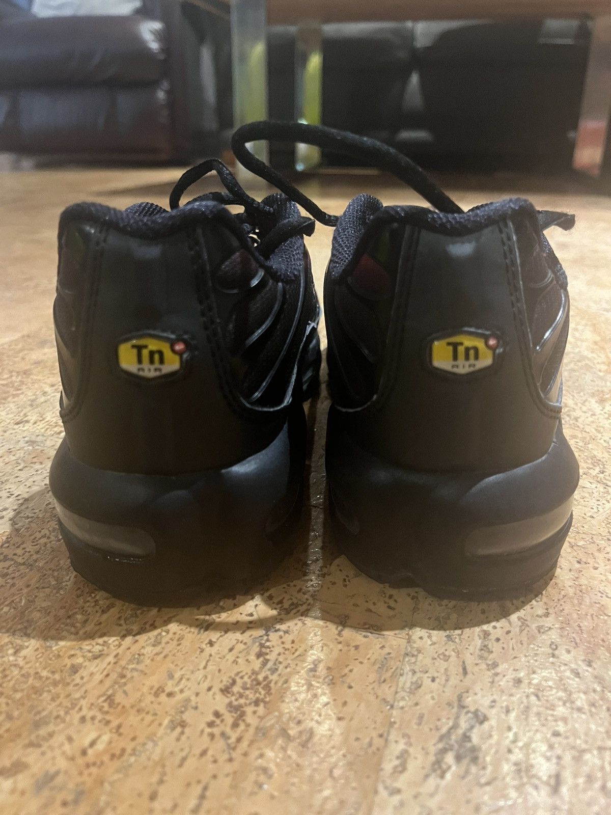 Nike Air Max Plus “Black Crimson” Size US 7 / EU 40 - 4 Thumbnail