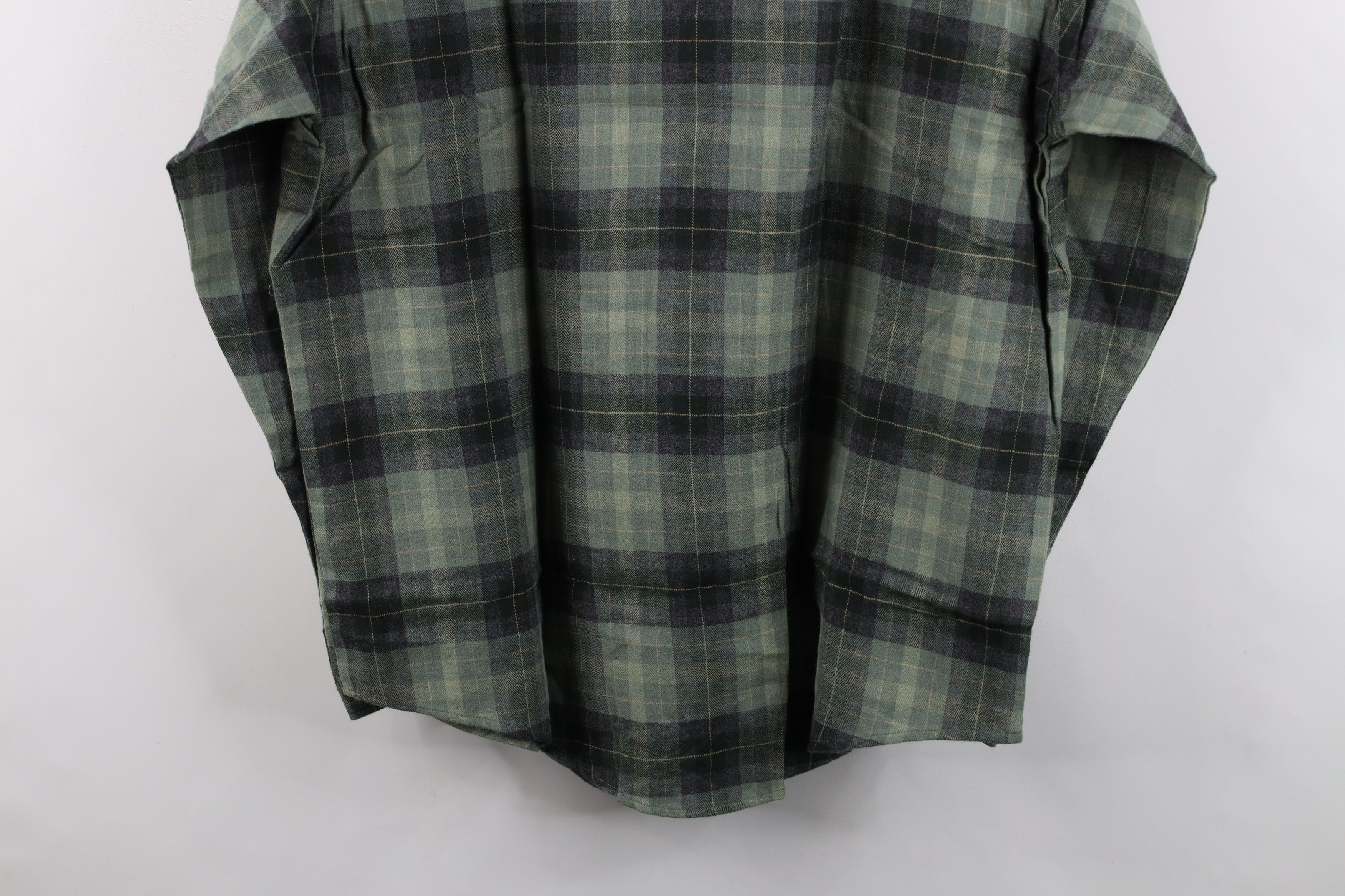 Vintage Deadstock Vintage Streetwear Plaid Flannel Button Down Shirt Size US XL / EU 56 / 4 - 12 Thumbnail