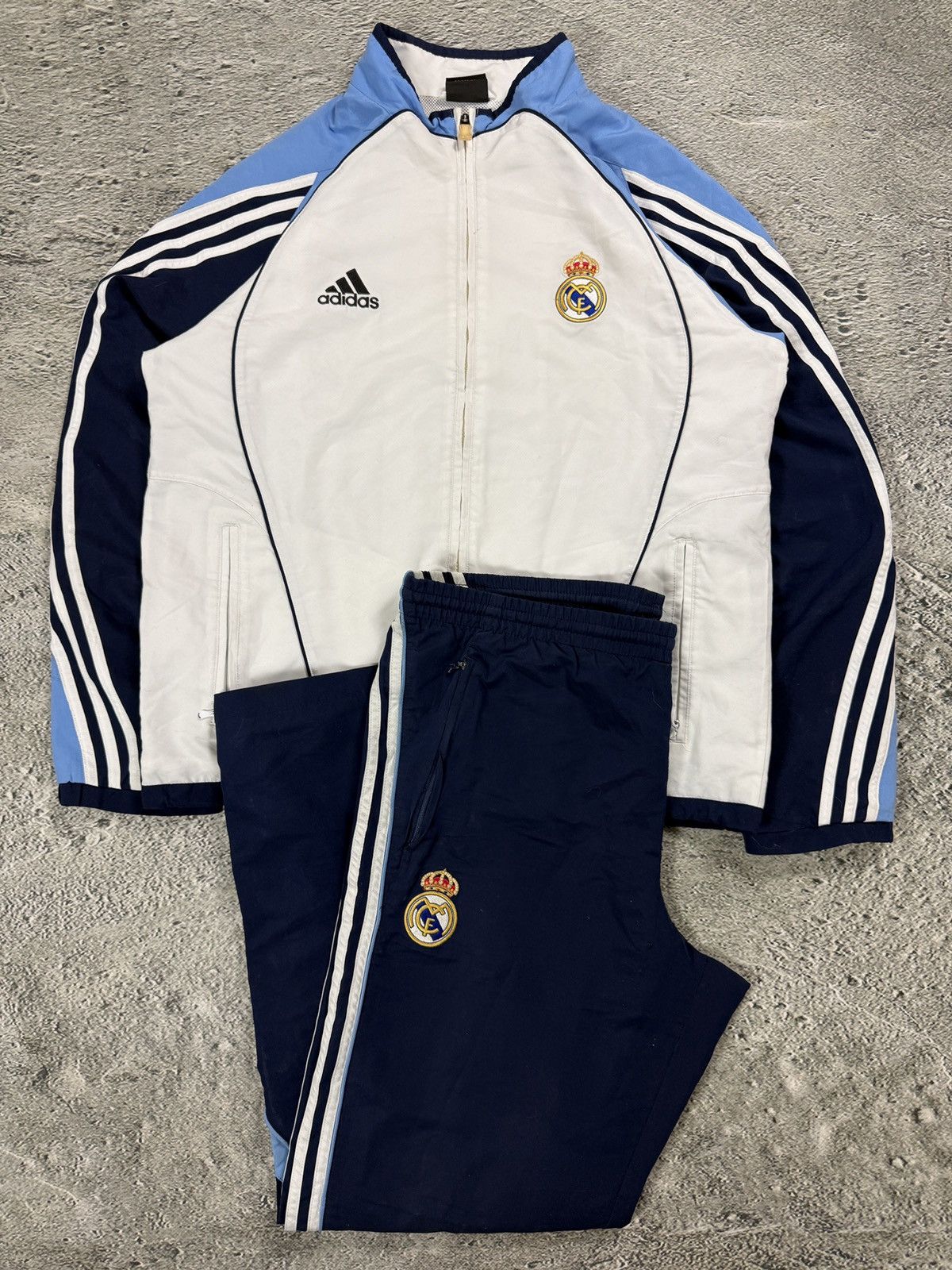 Adidas Real Madrid Adidas tracksuit White Blue 05/06 Vintage Size US M / EU 48-50 / 2 - 1 Thumbnail