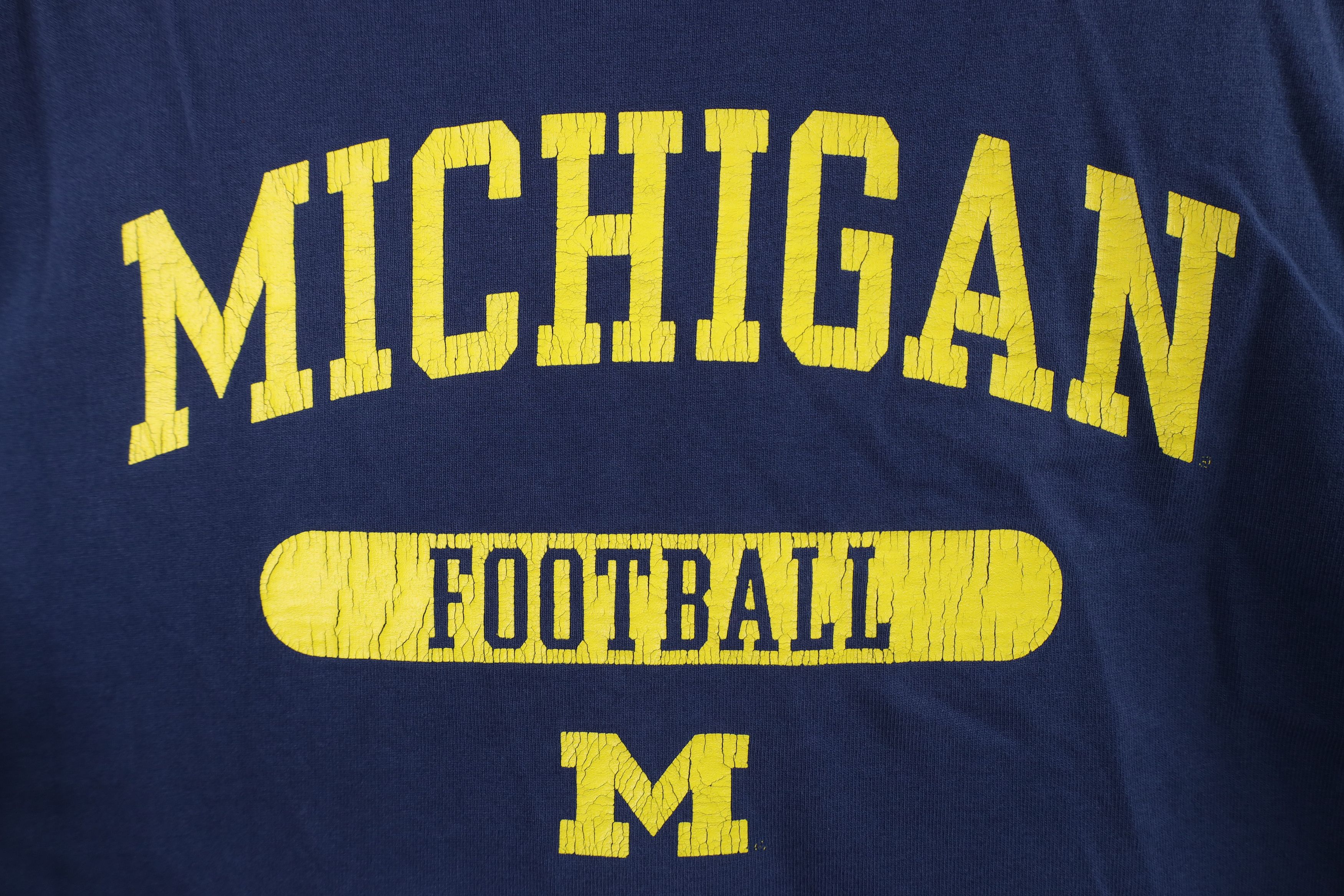 Vintage Vintage 90s University of Michigan Football T-Shirt USA Size US XL / EU 56 / 4 - 4 Thumbnail